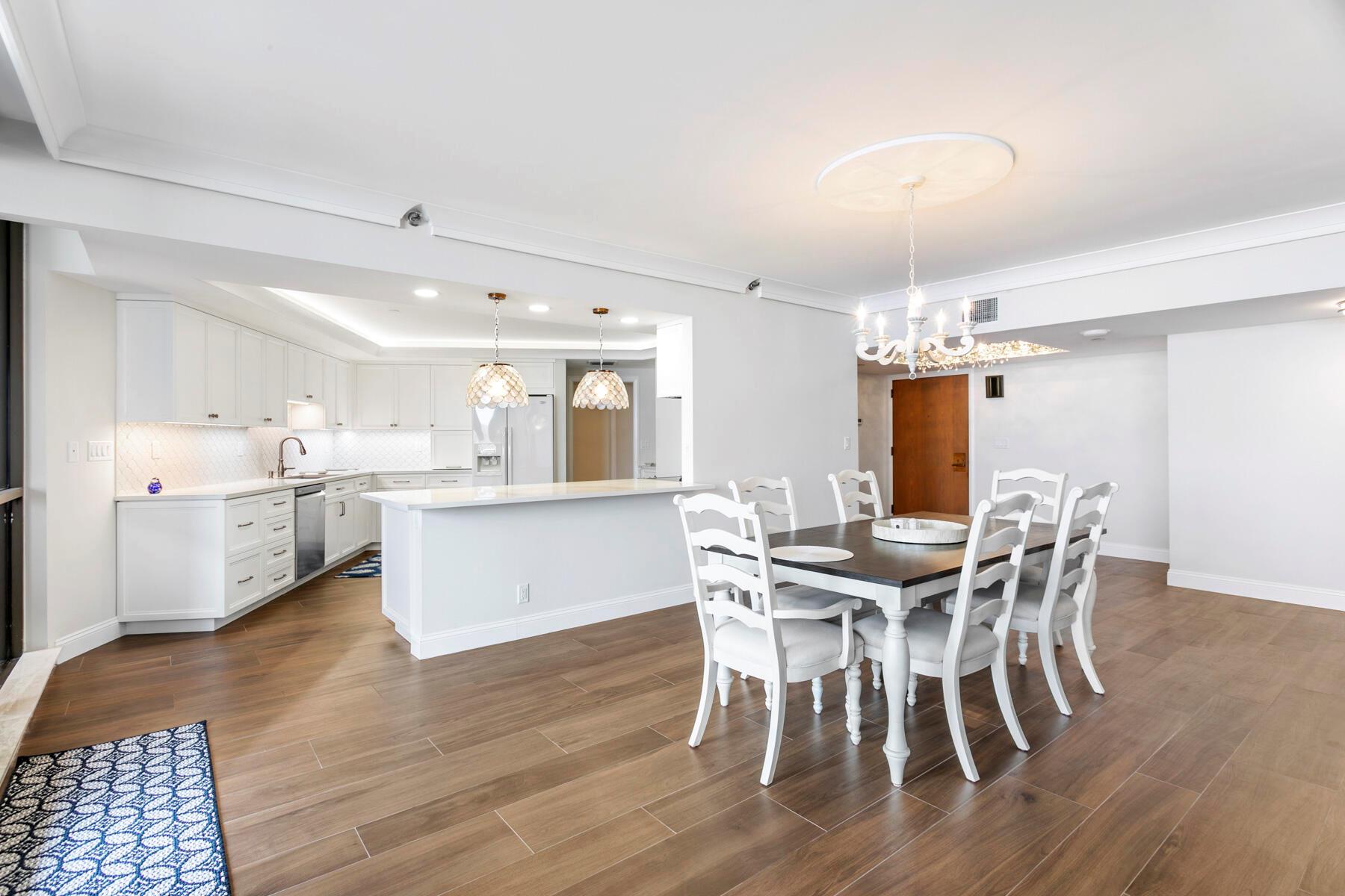 OLD PORT COVE LAKE POINT - Residential