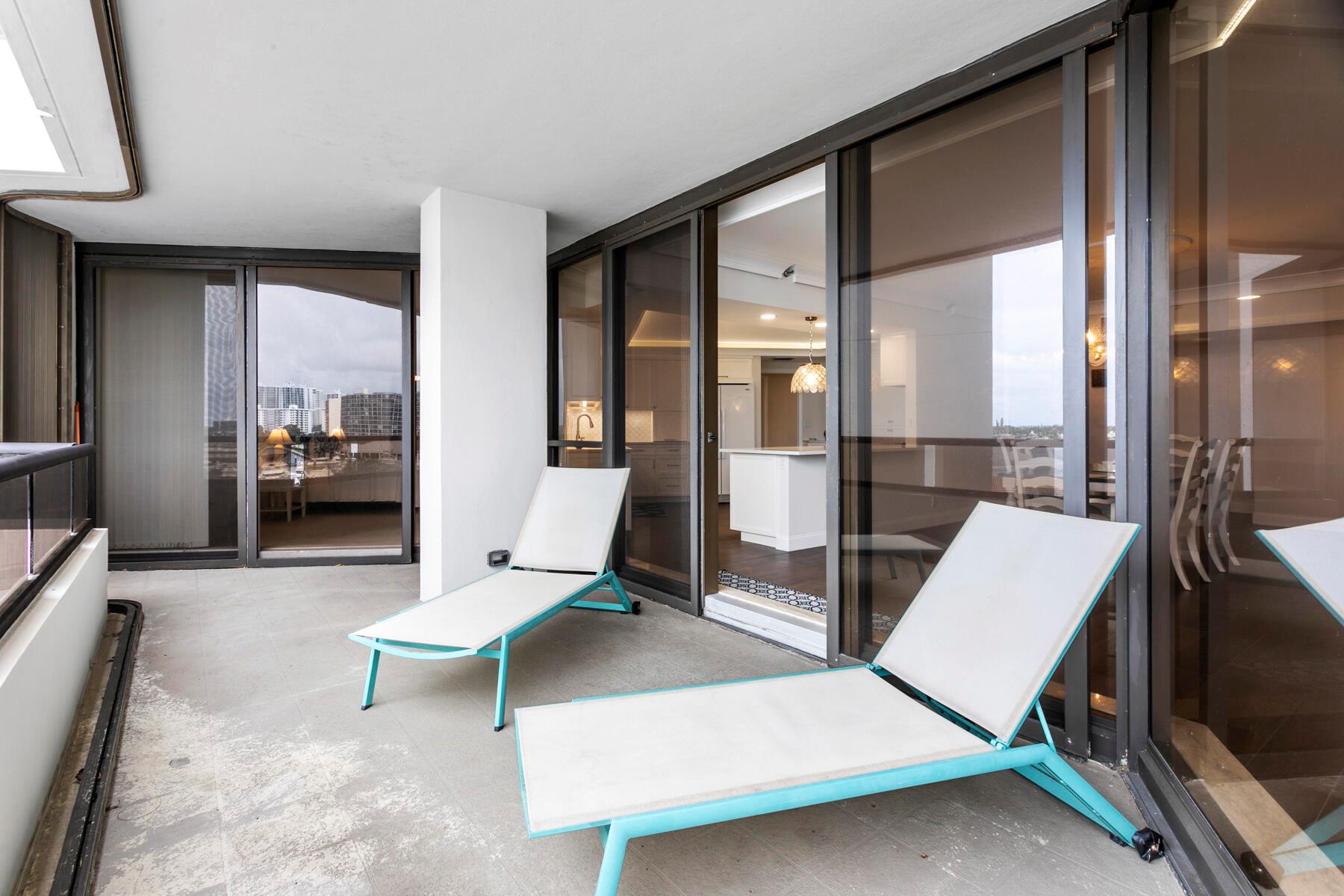 OLD PORT COVE LAKE POINT - Residential