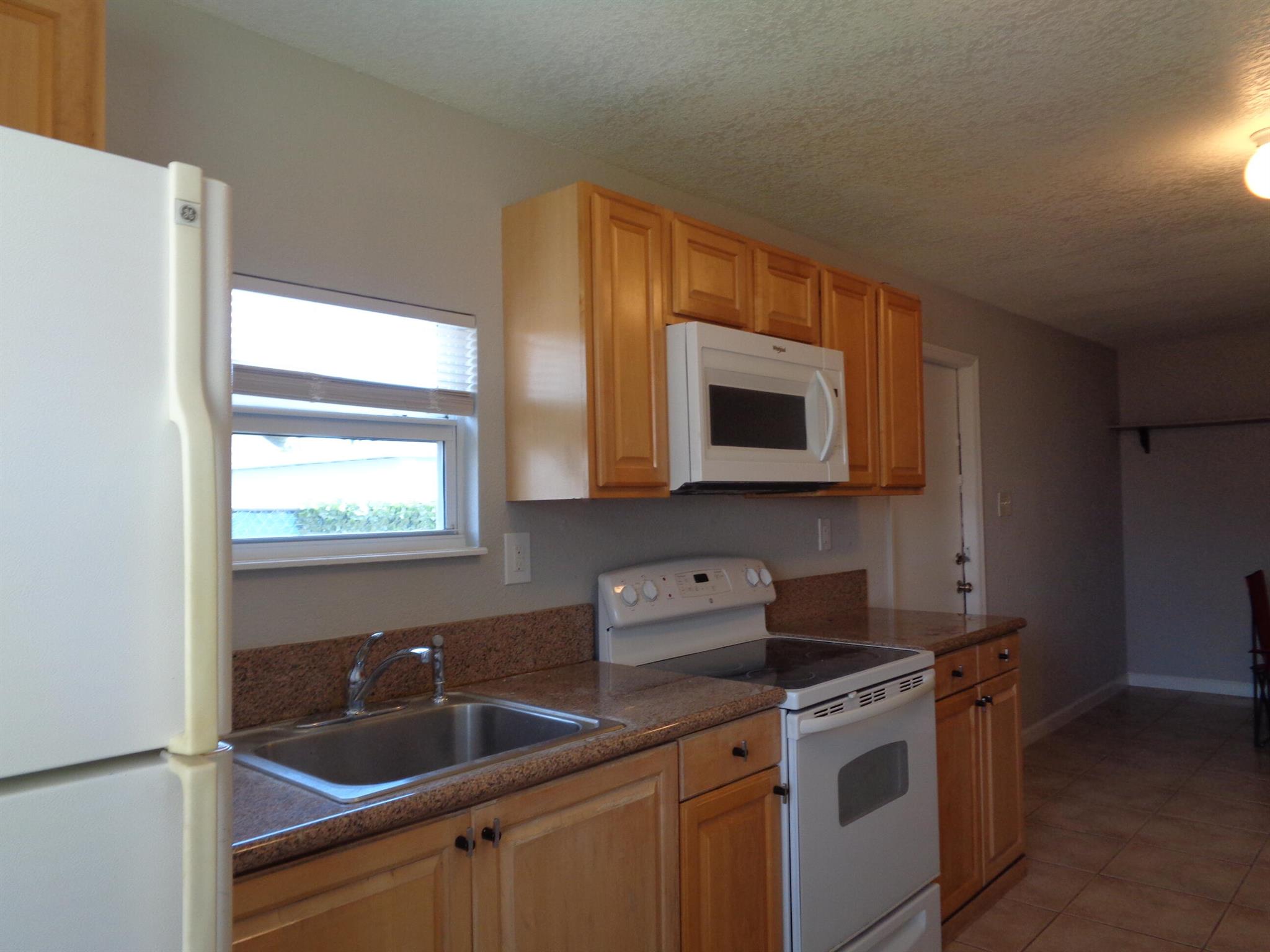 LAKEWOOD GARDENS PL 1 IN - Residential Lease