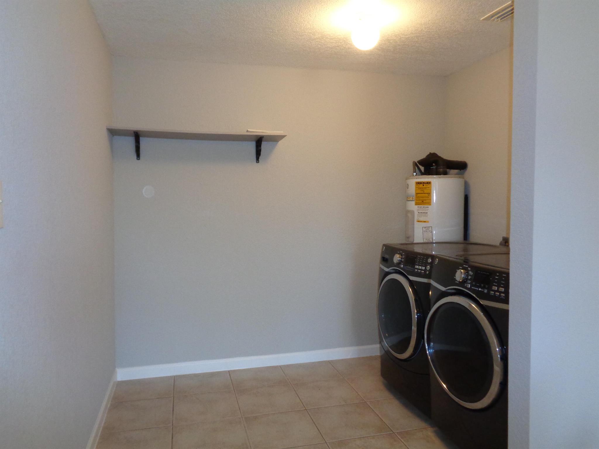 LAKEWOOD GARDENS PL 1 IN - Residential Lease