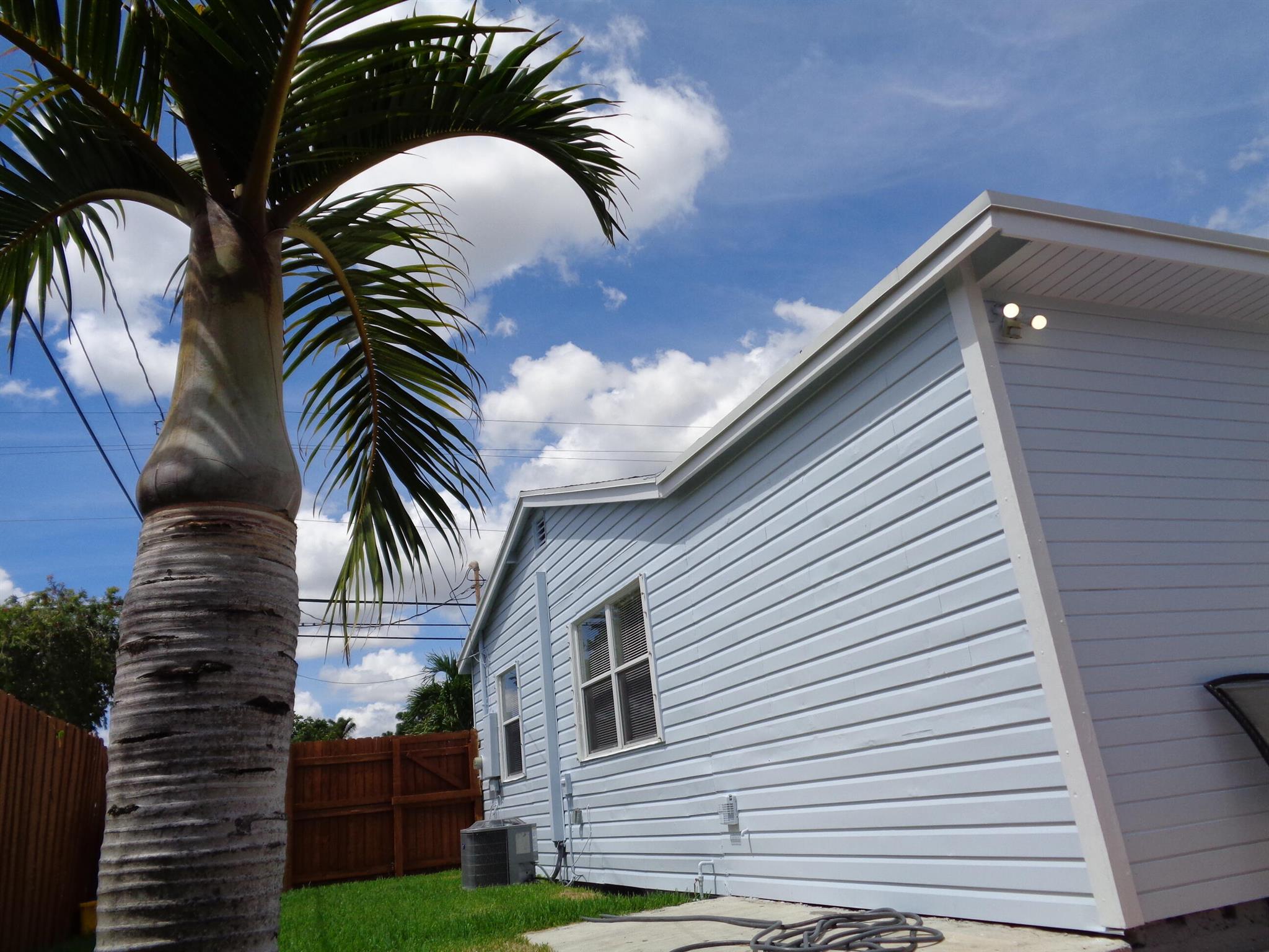 LAKEWOOD GARDENS PL 1 IN - Residential Lease