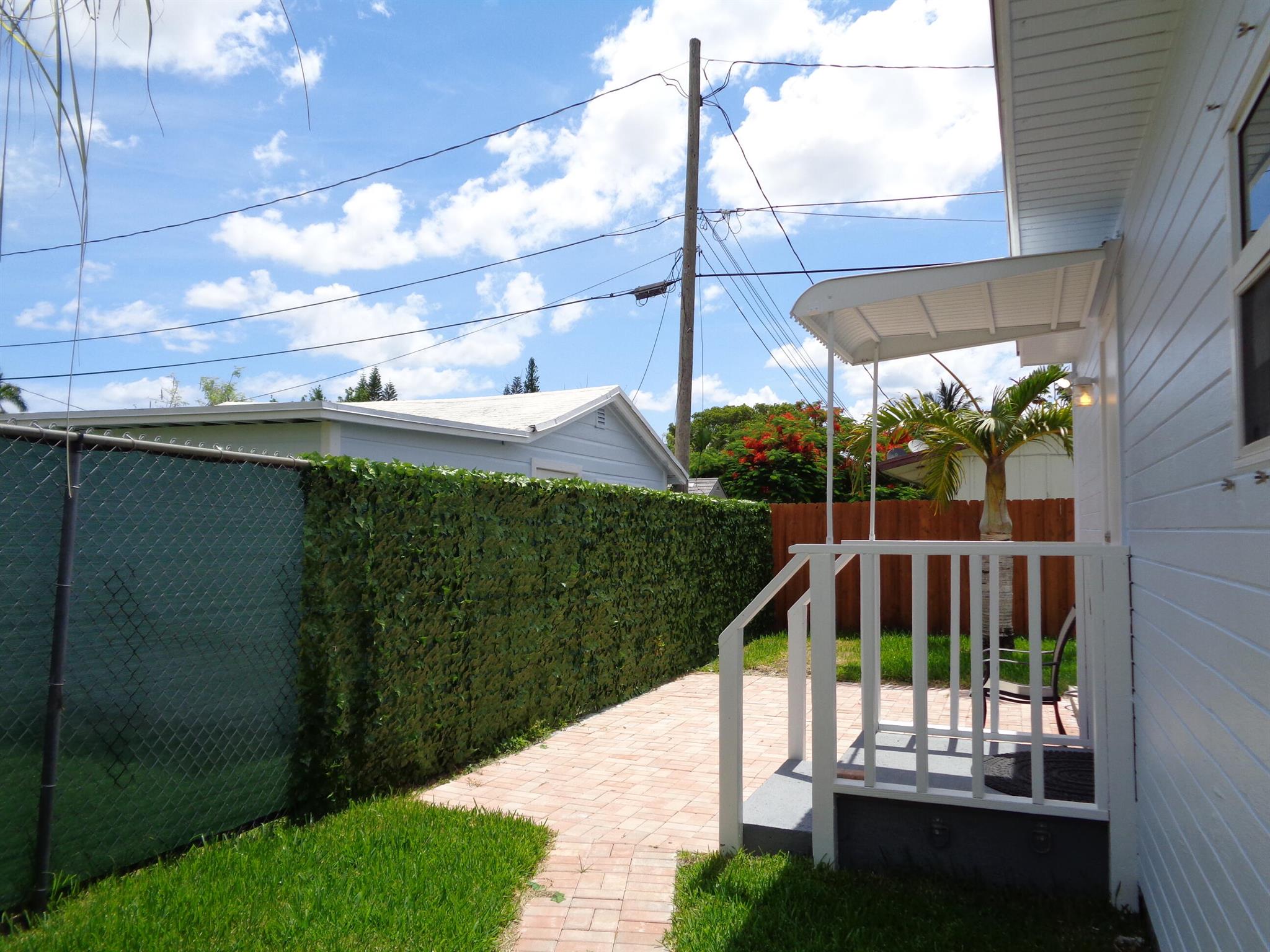 LAKEWOOD GARDENS PL 1 IN - Residential Lease