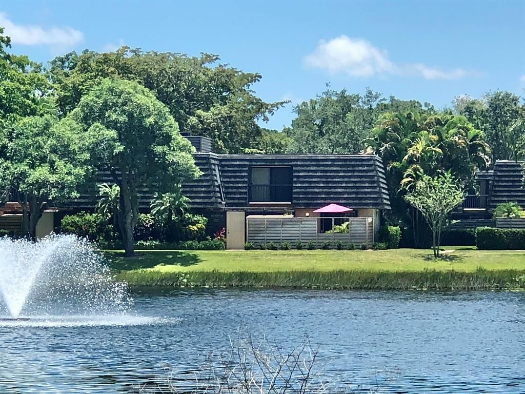 Photo of 410 4th Ter Terrace, Palm Beach Gardens, FL 33418 (MLS # R10720899)