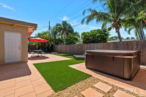 Tiny photo for 3721 NE 16th Terrace, Oakland Park, FL 33334 (MLS # B26088088)