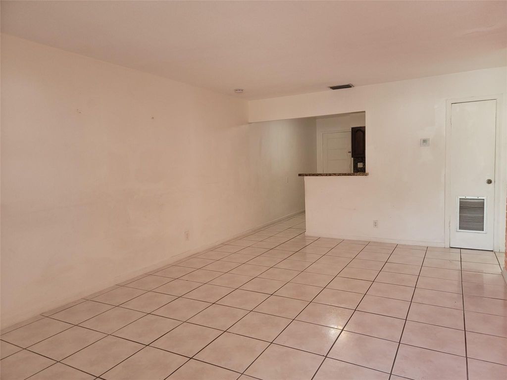 Photo of 410 SW 11th Avenue, Hallandale Beach, FL 33009 (MLS # F10555234)