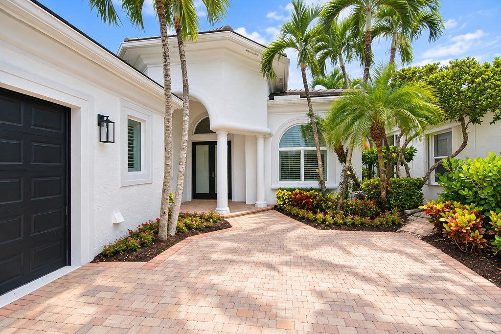 Photo of 7952 VILLA D ESTE Way, Delray Beach, FL 33446 (MLS # B26083766)