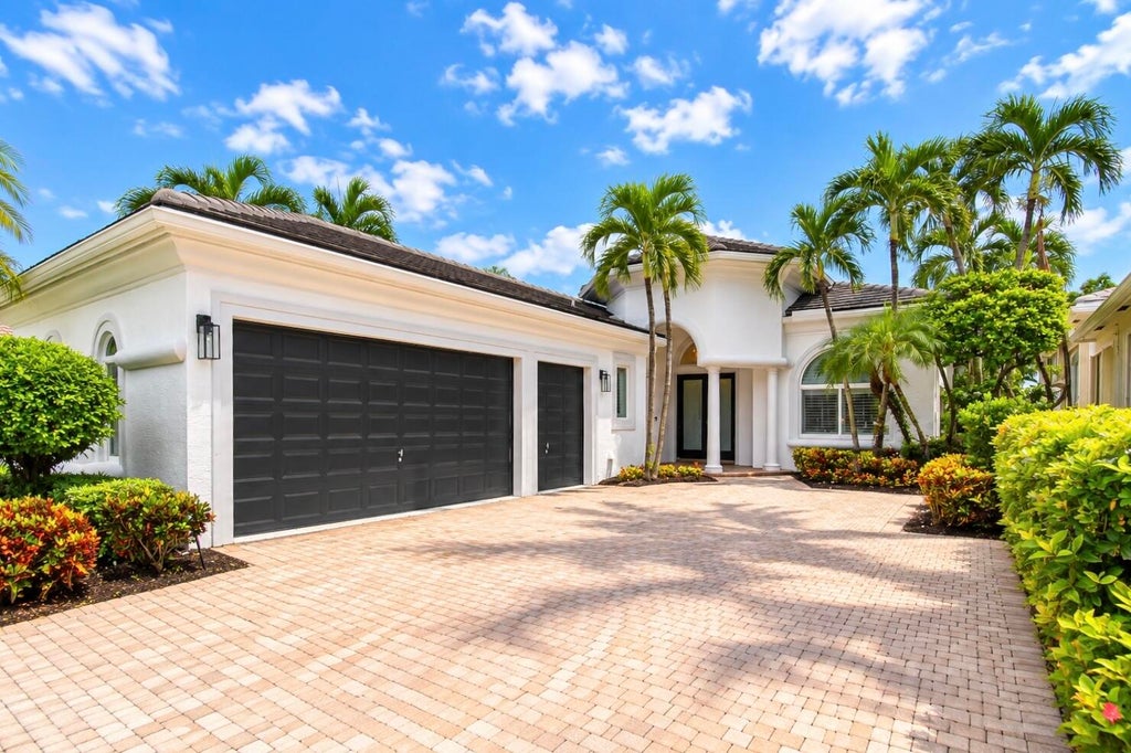 Photo of 7952 VILLA D ESTE Way, Delray Beach, FL 33446 (MLS # B26083766)