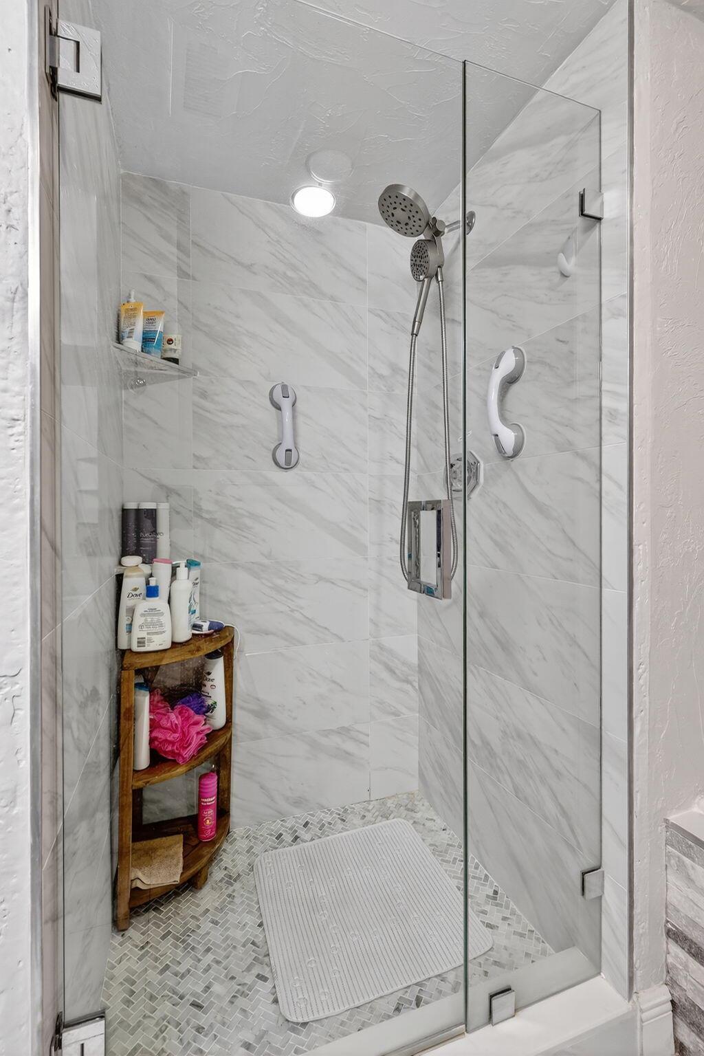 SOUTHPORT AT HUNTERS RUN - Residential