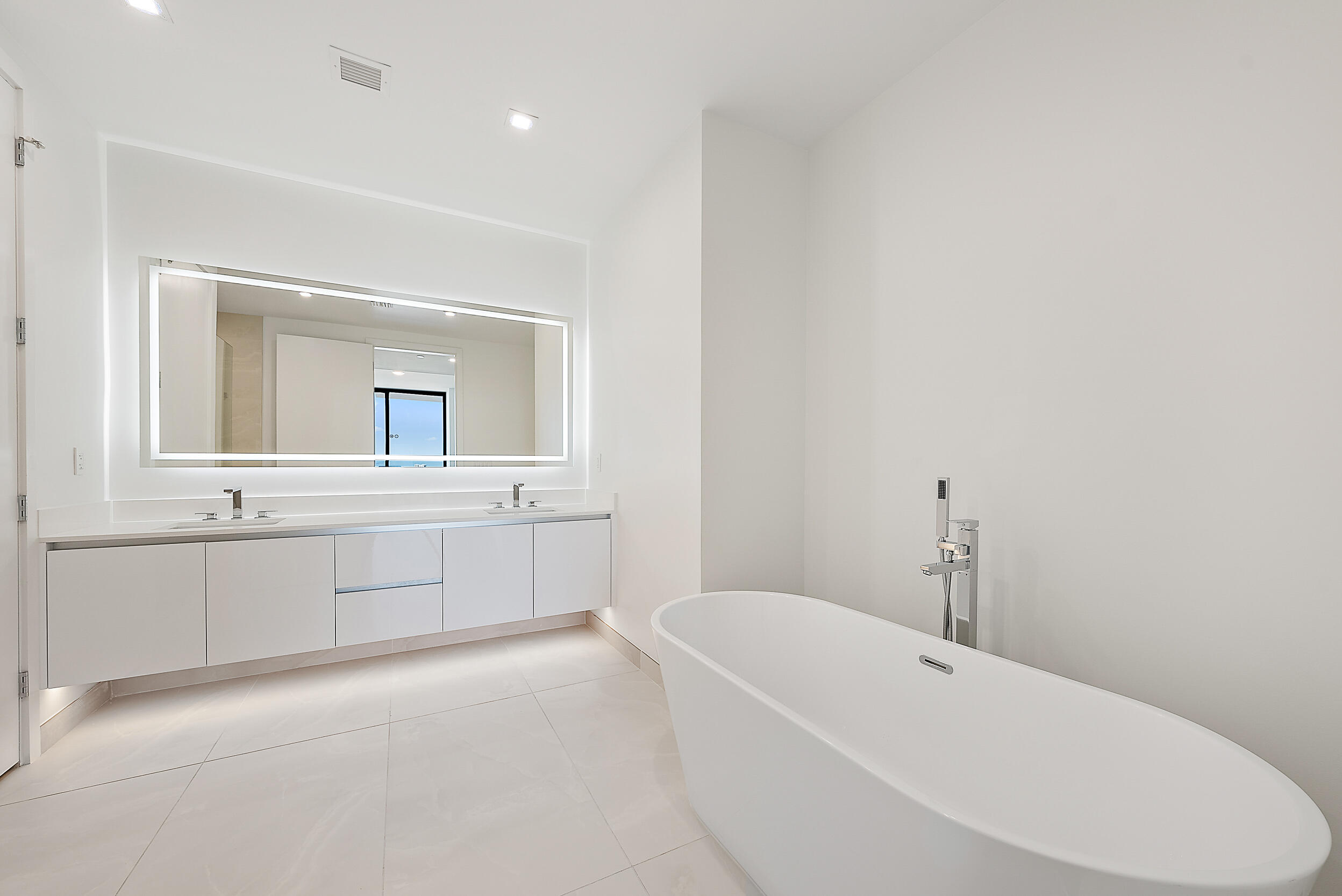 Nautilus 220 - Residential Lease