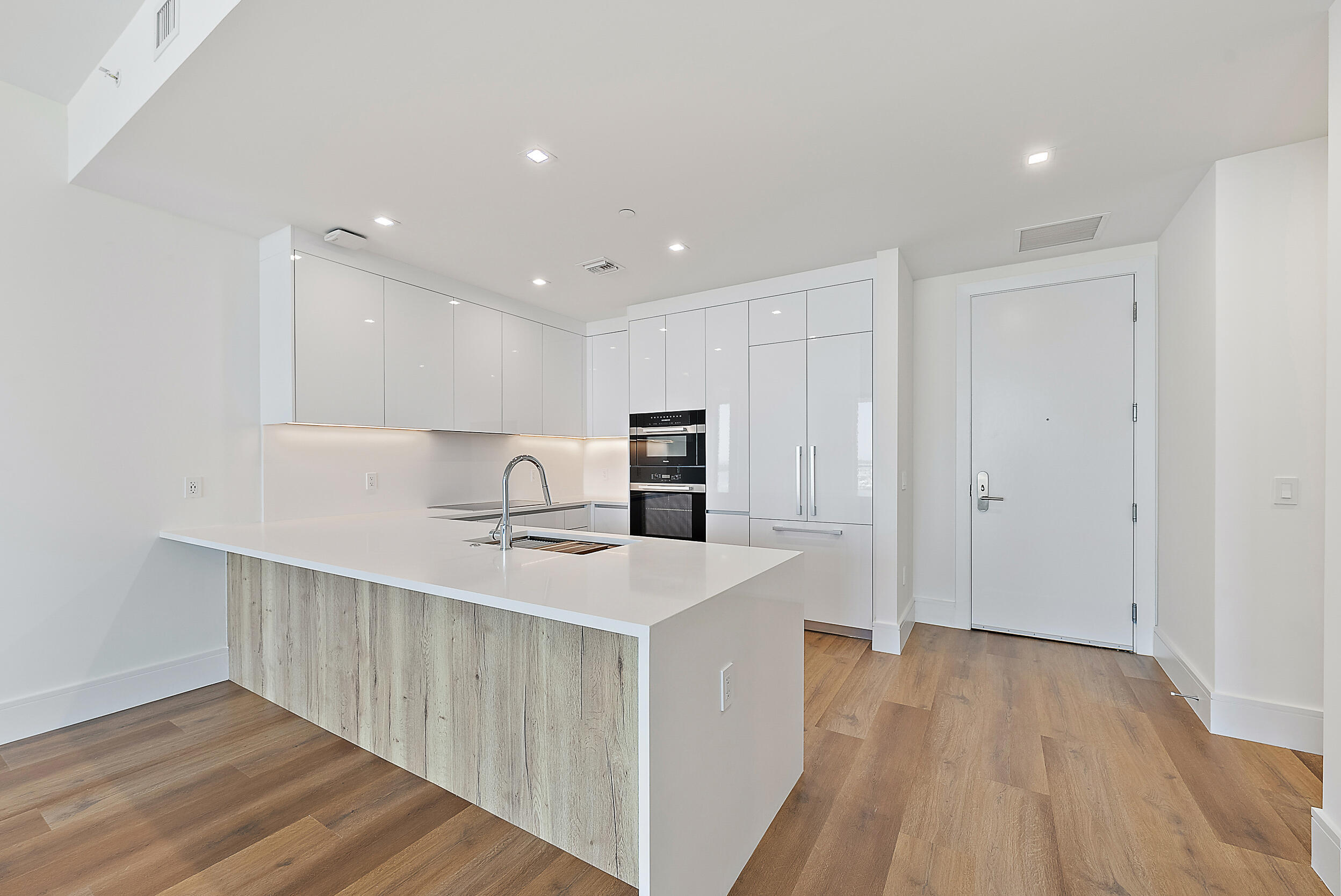 Nautilus 220 - Residential Lease