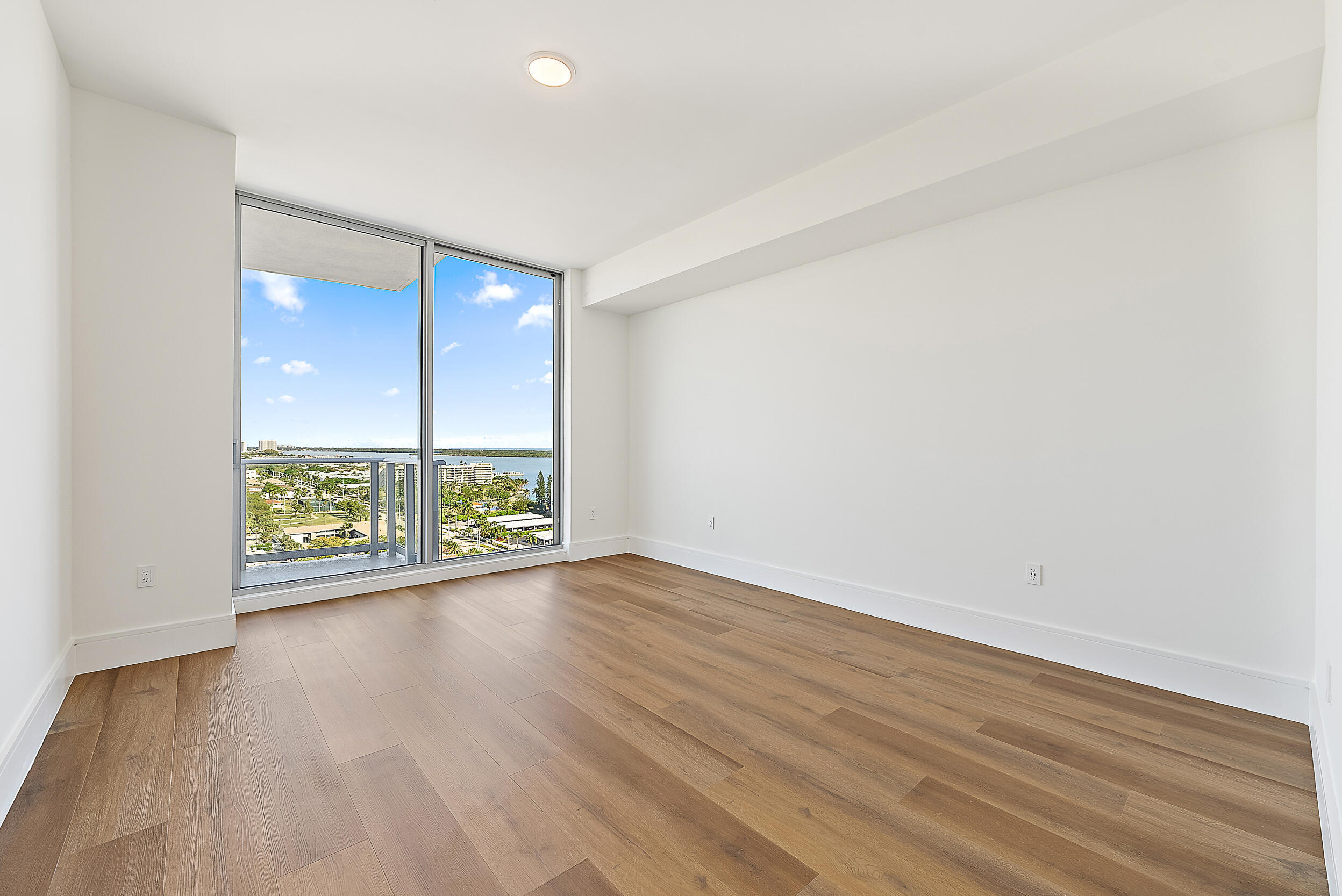 Nautilus 220 - Residential Lease