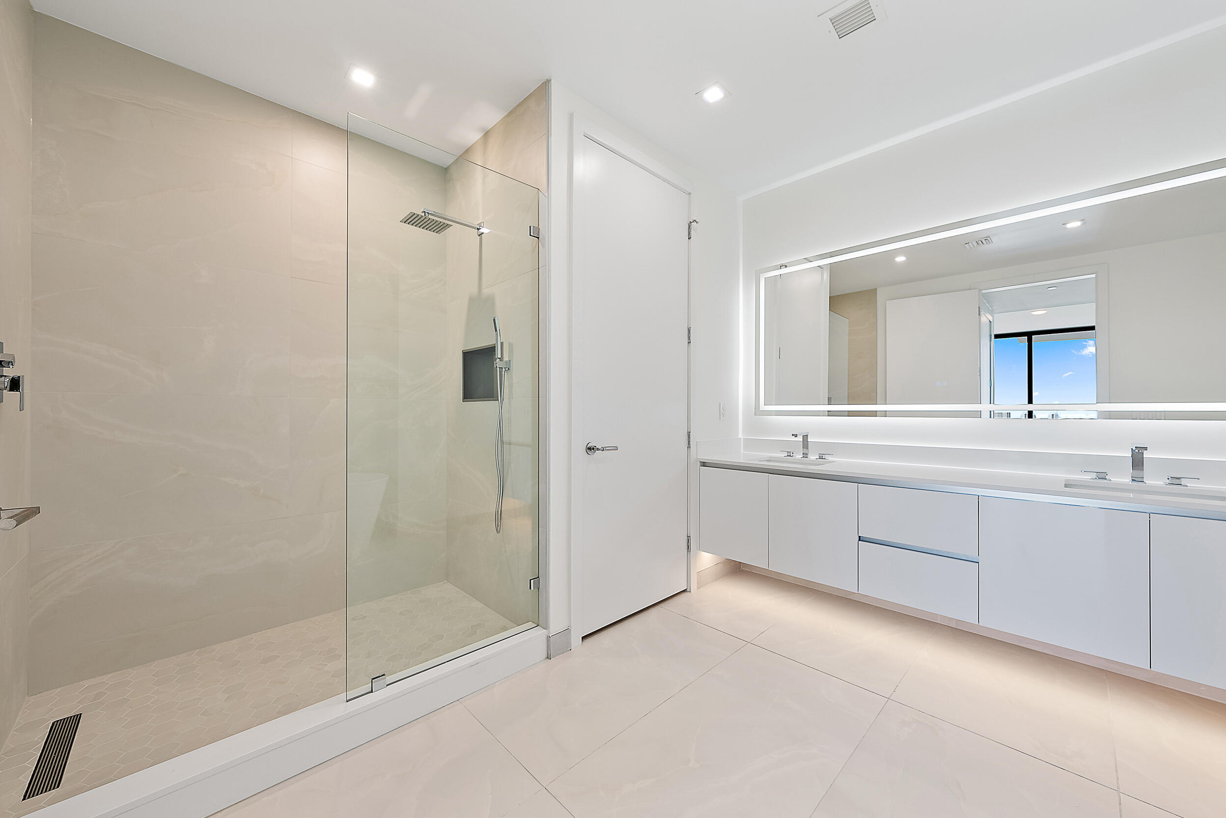 Nautilus 220 - Residential Lease
