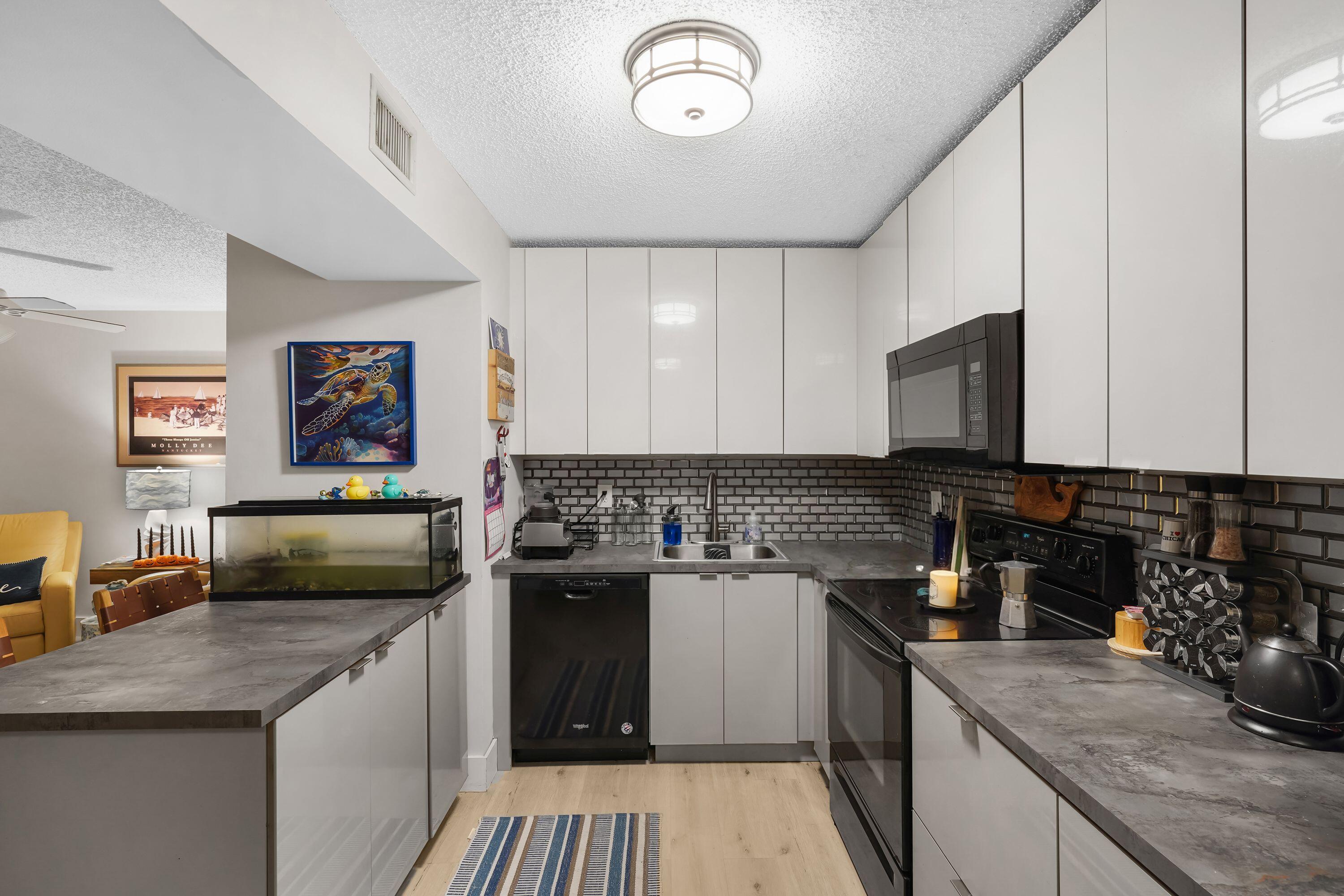 5486 COURTYARD Drive 5486
