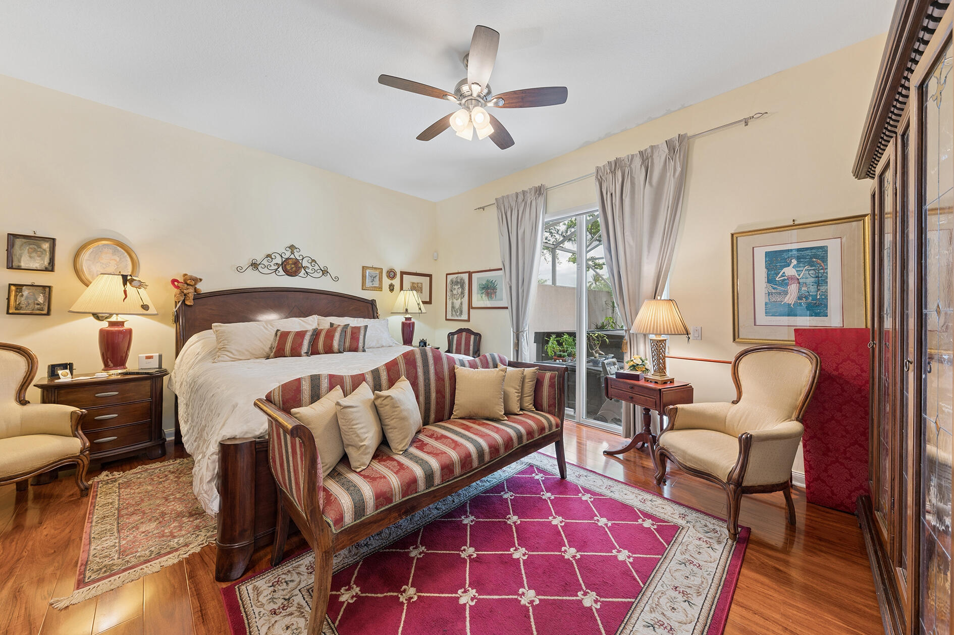 RIVERWALK - Residential