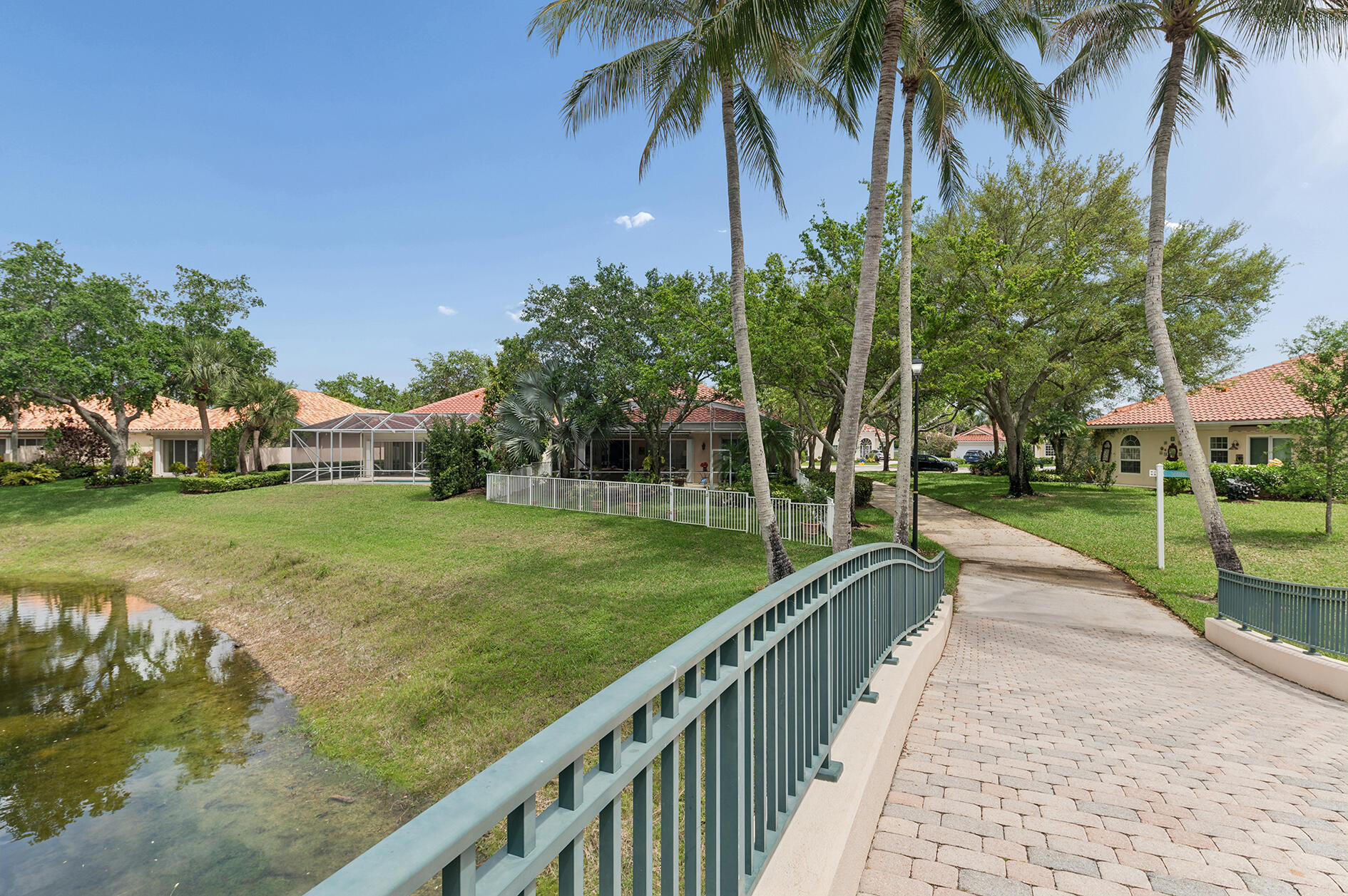 RIVERWALK - Residential