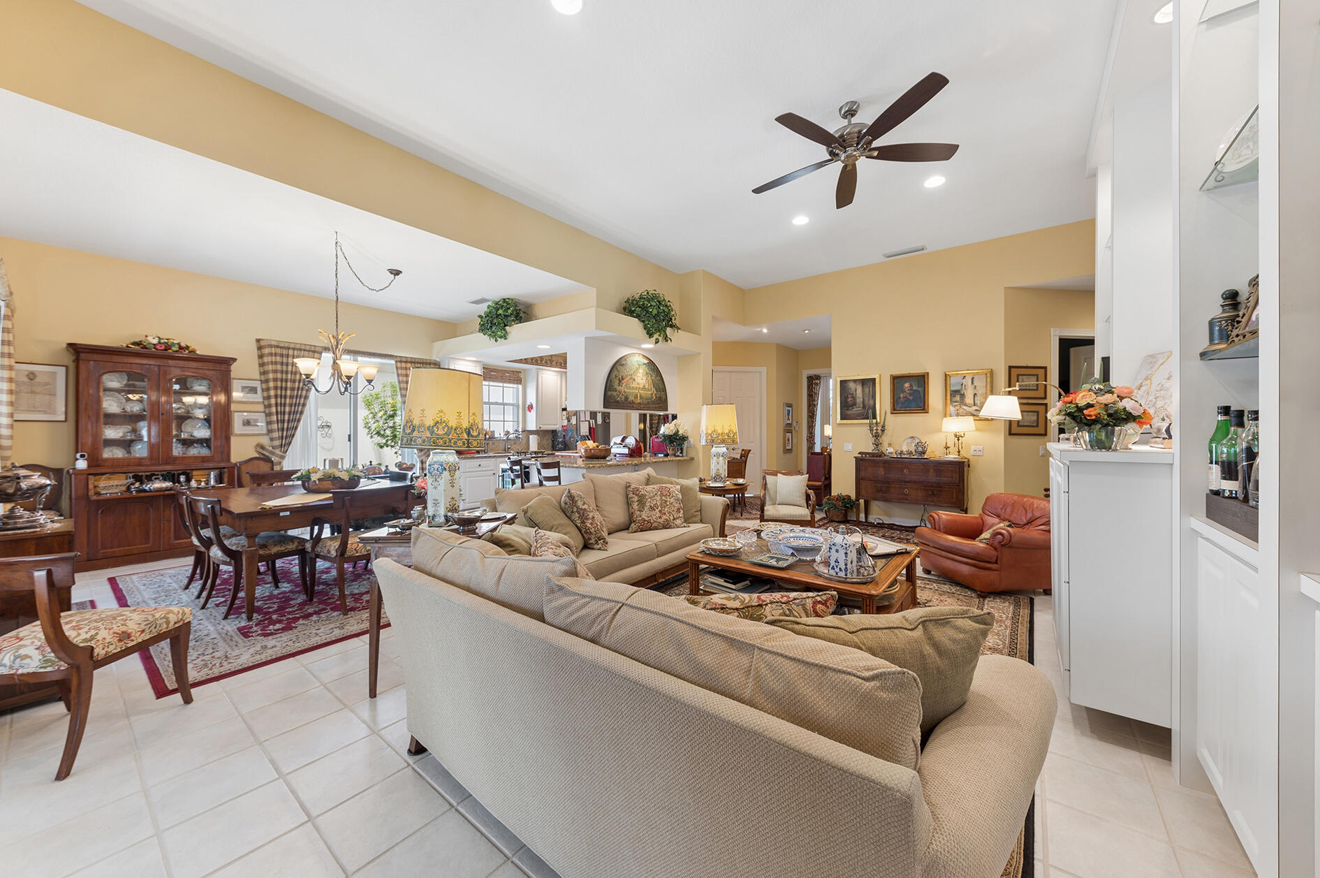 RIVERWALK - Residential