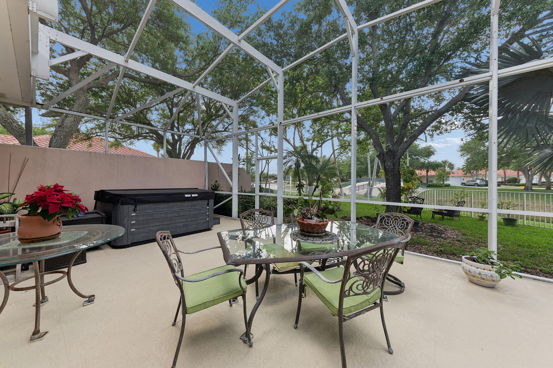 RIVERWALK - Residential