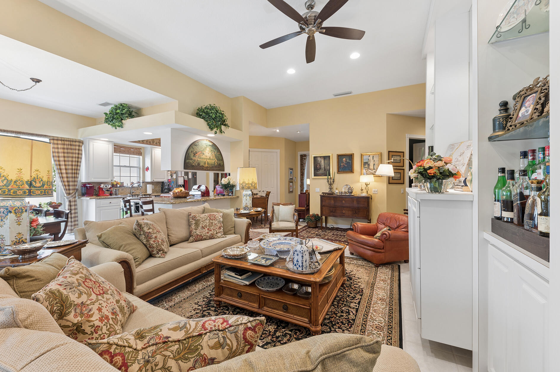 RIVERWALK - Residential