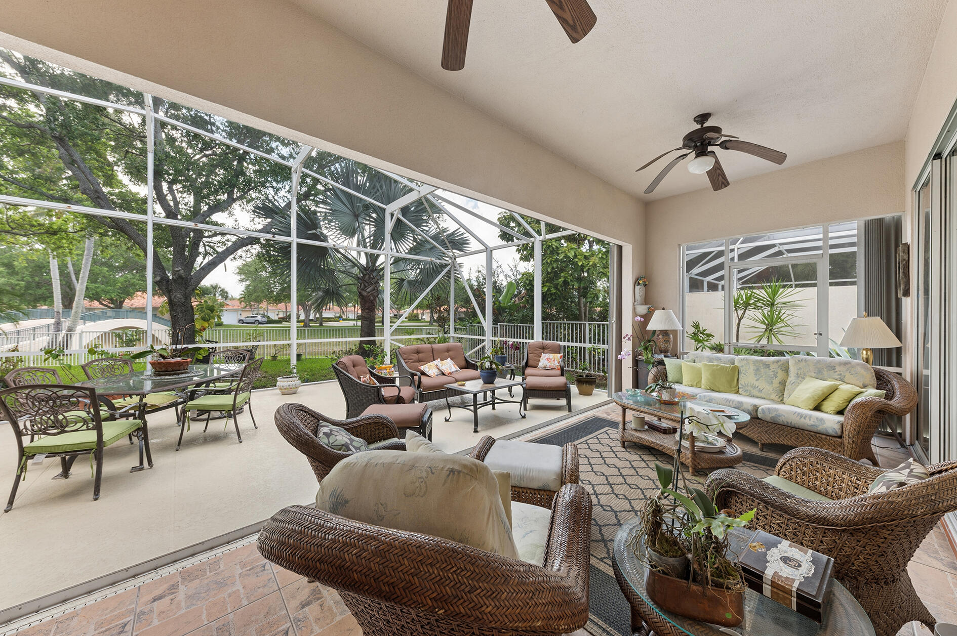 RIVERWALK - Residential