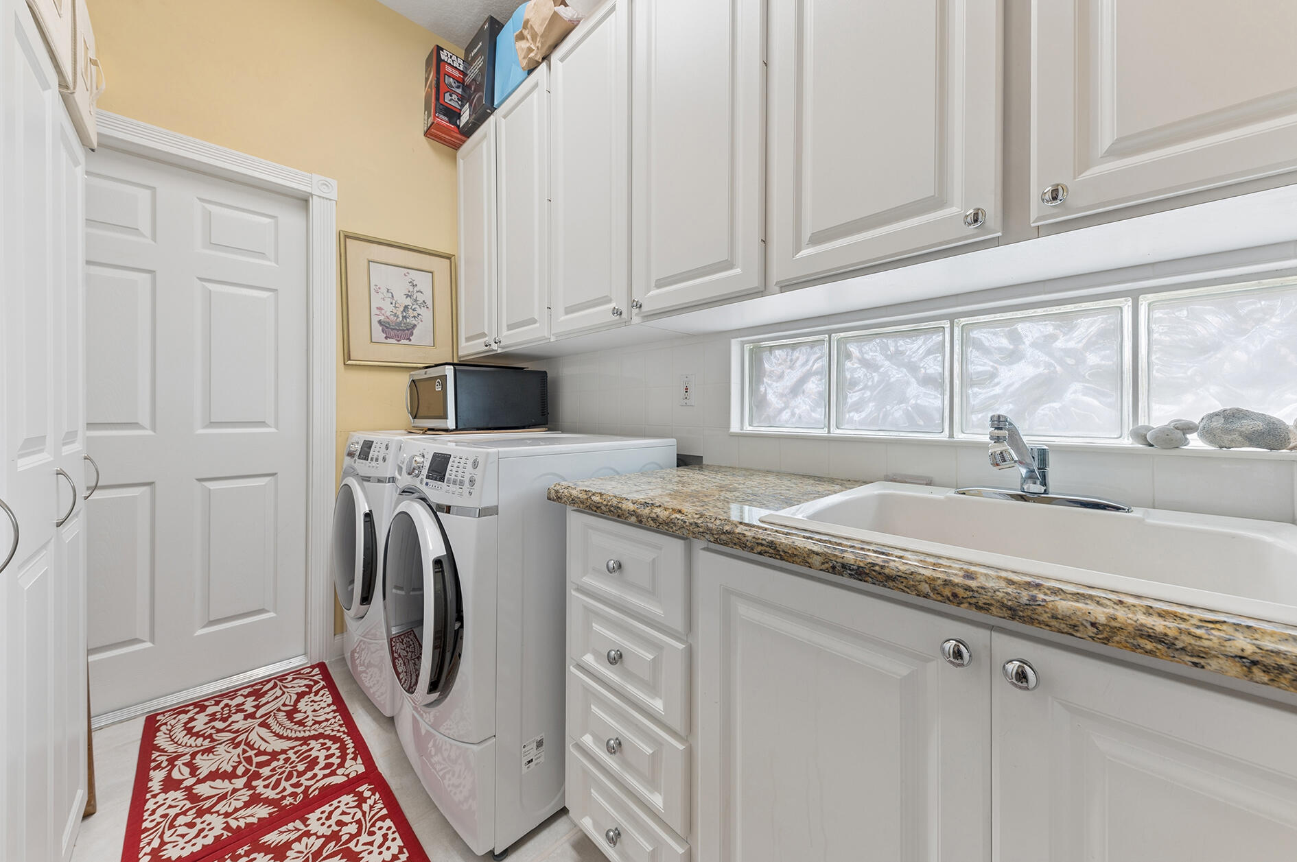 RIVERWALK - Residential