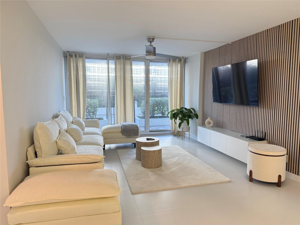 SILVER THATCH - Residential