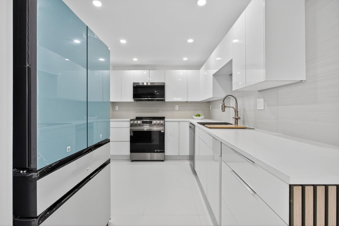 SILVER THATCH - Residential