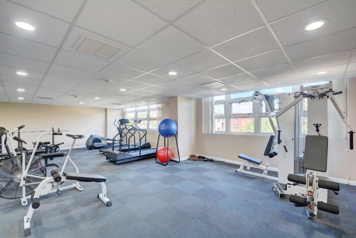 SILVER THATCH - Residential