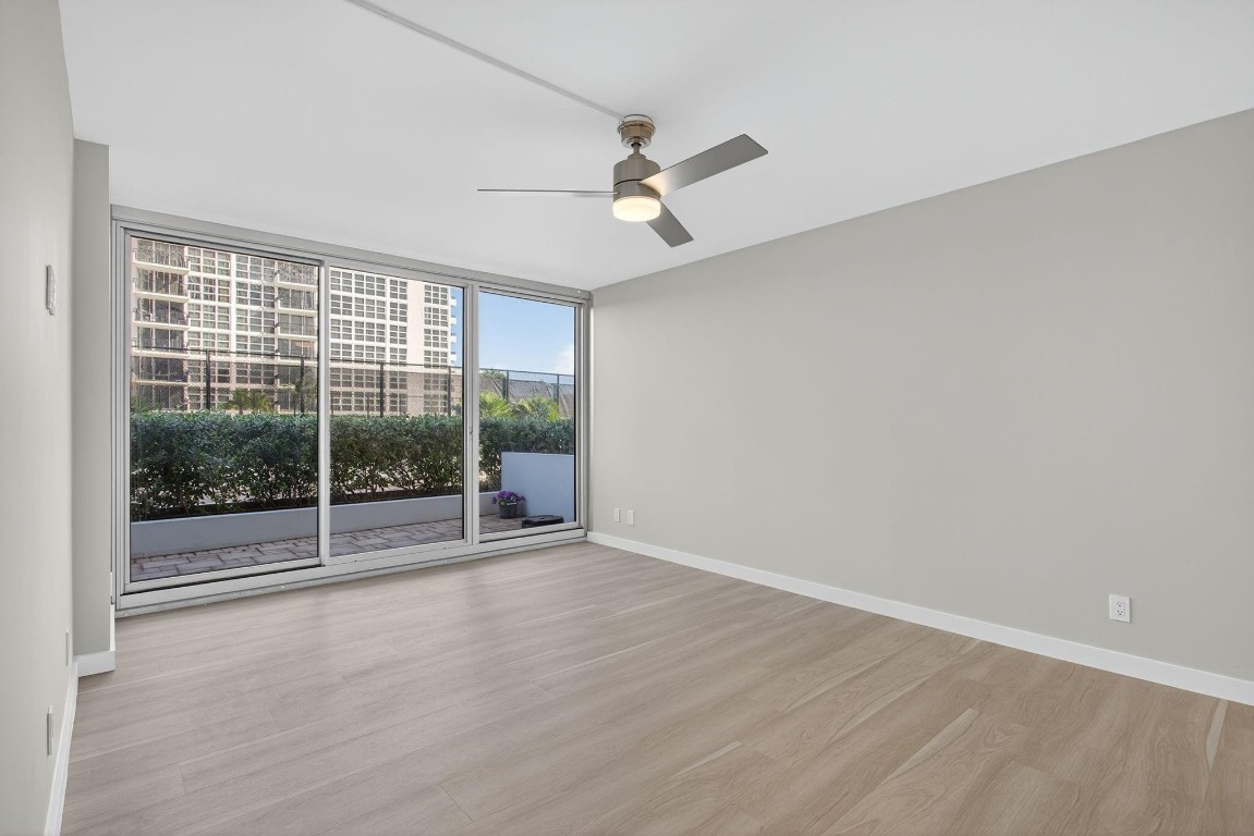 SILVER THATCH - Residential