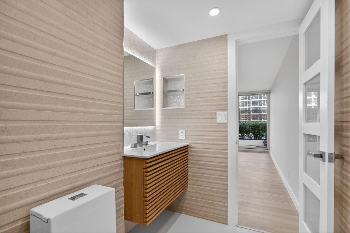 SILVER THATCH - Residential