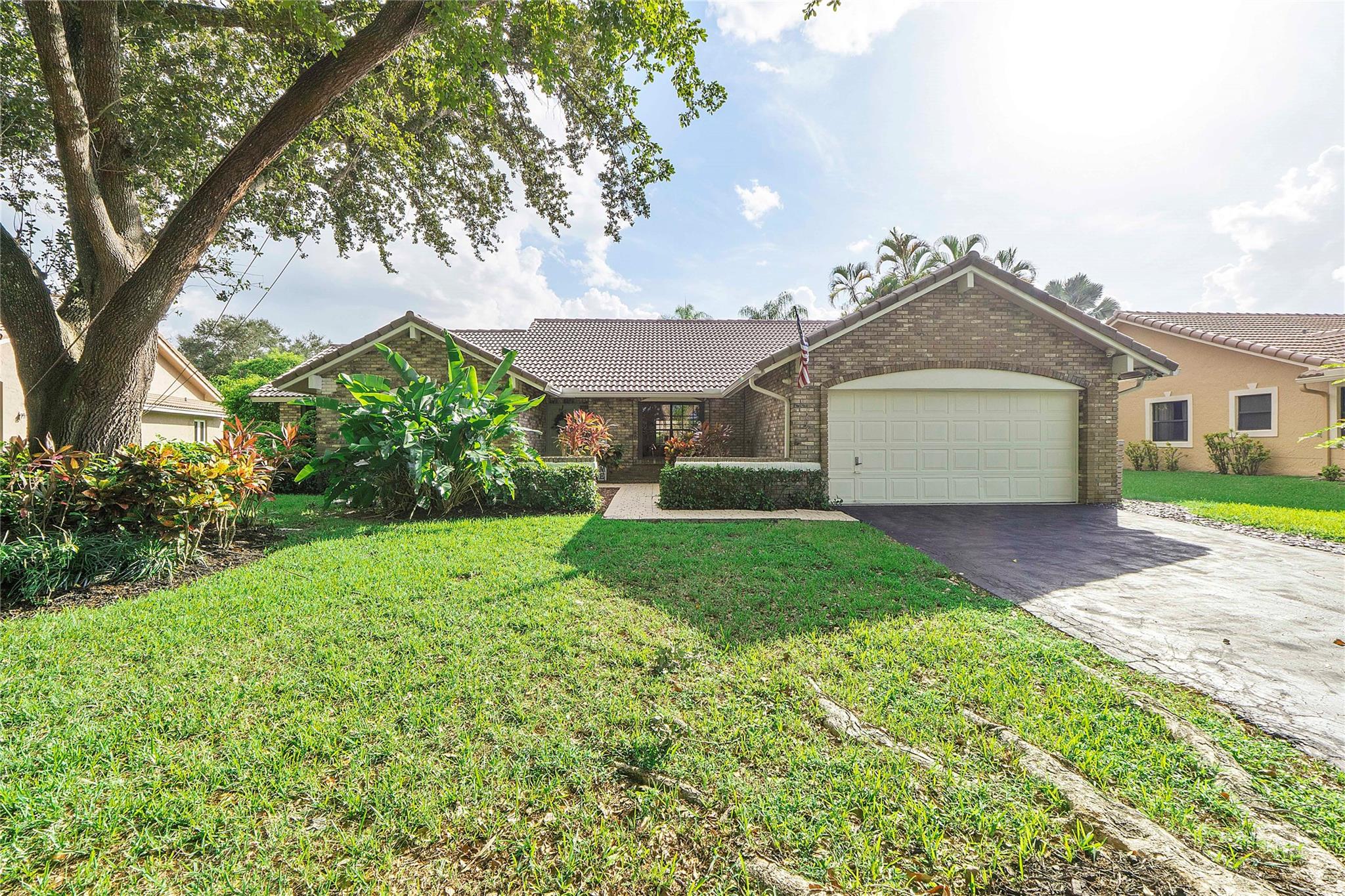 8626 NW 50th Dr