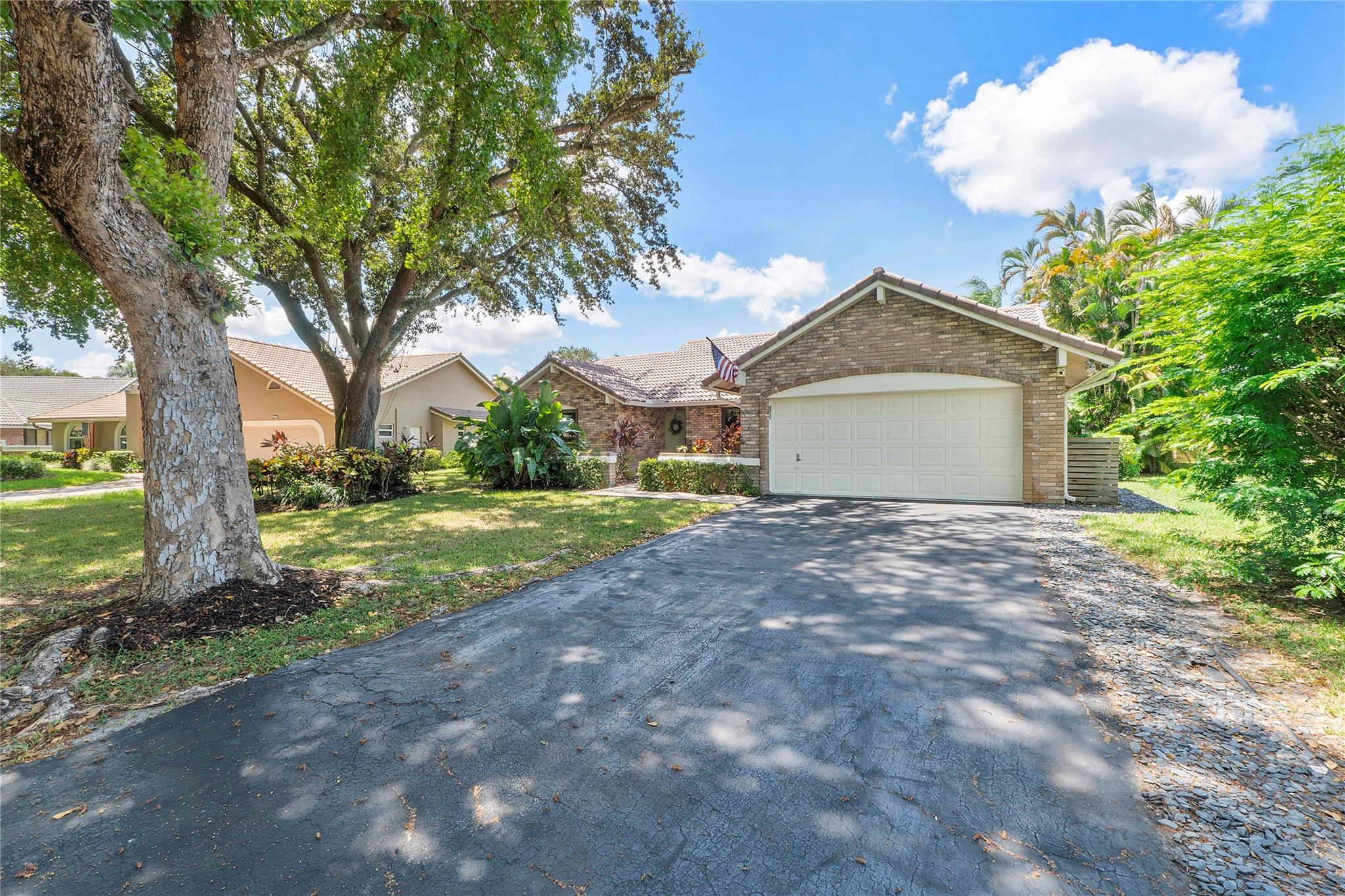 8626 NW 50th Dr