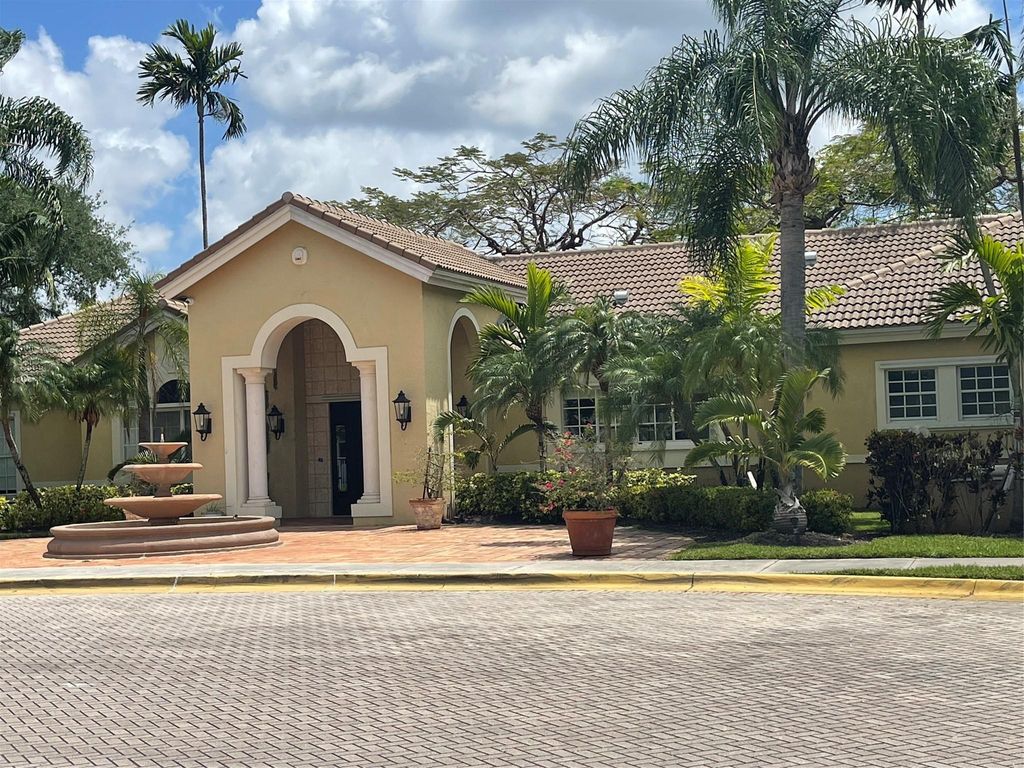 Photo of 2640 S University Drive #304, Davie, FL 33328 (MLS # F10500727)