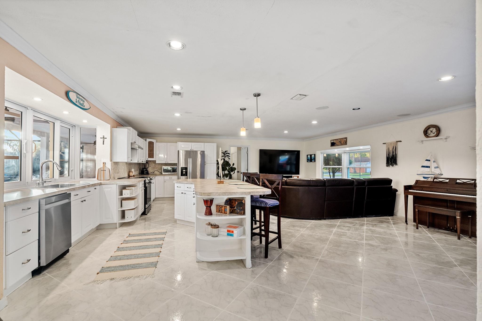 SUNRISE GOLF VILLAGE - Residential
