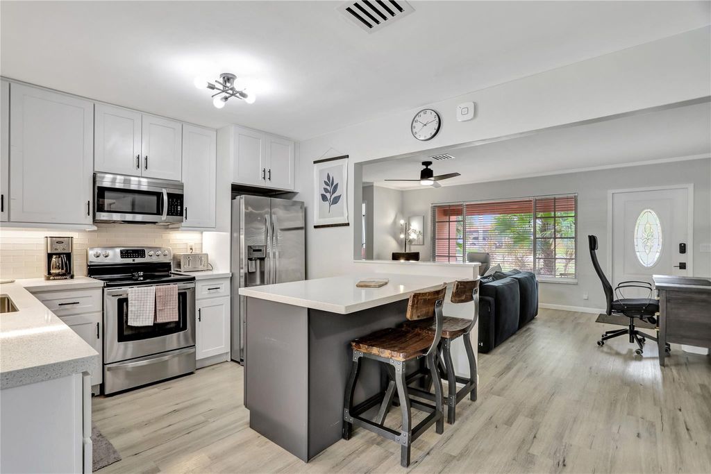 Photo of 1559 NE 38th Street, Oakland Park, FL 33334 (MLS # F10494568)