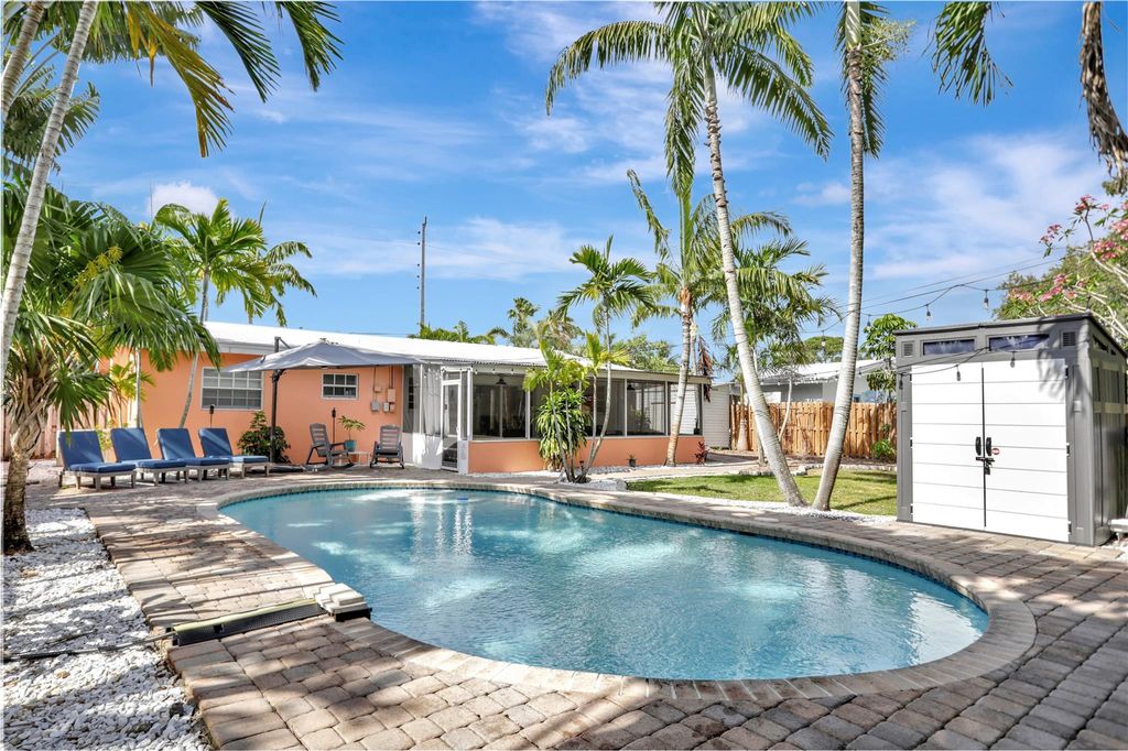 Photo of 1559 NE 38th Street, Oakland Park, FL 33334 (MLS # F10494568)