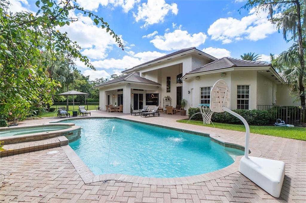 Tall Pines 152-30 B - Residential