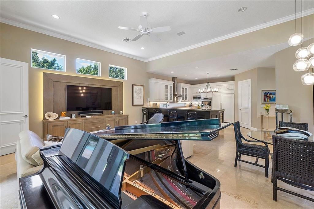 Tall Pines 152-30 B - Residential