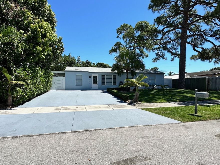 Efficiency available for immediate same-day move in. Asking price includes: water & electricity. Max 2 occupants. Parking area available for up to 2 cars. No credit score required. No Evictions and Clean background required. Easy to show, come see it today.