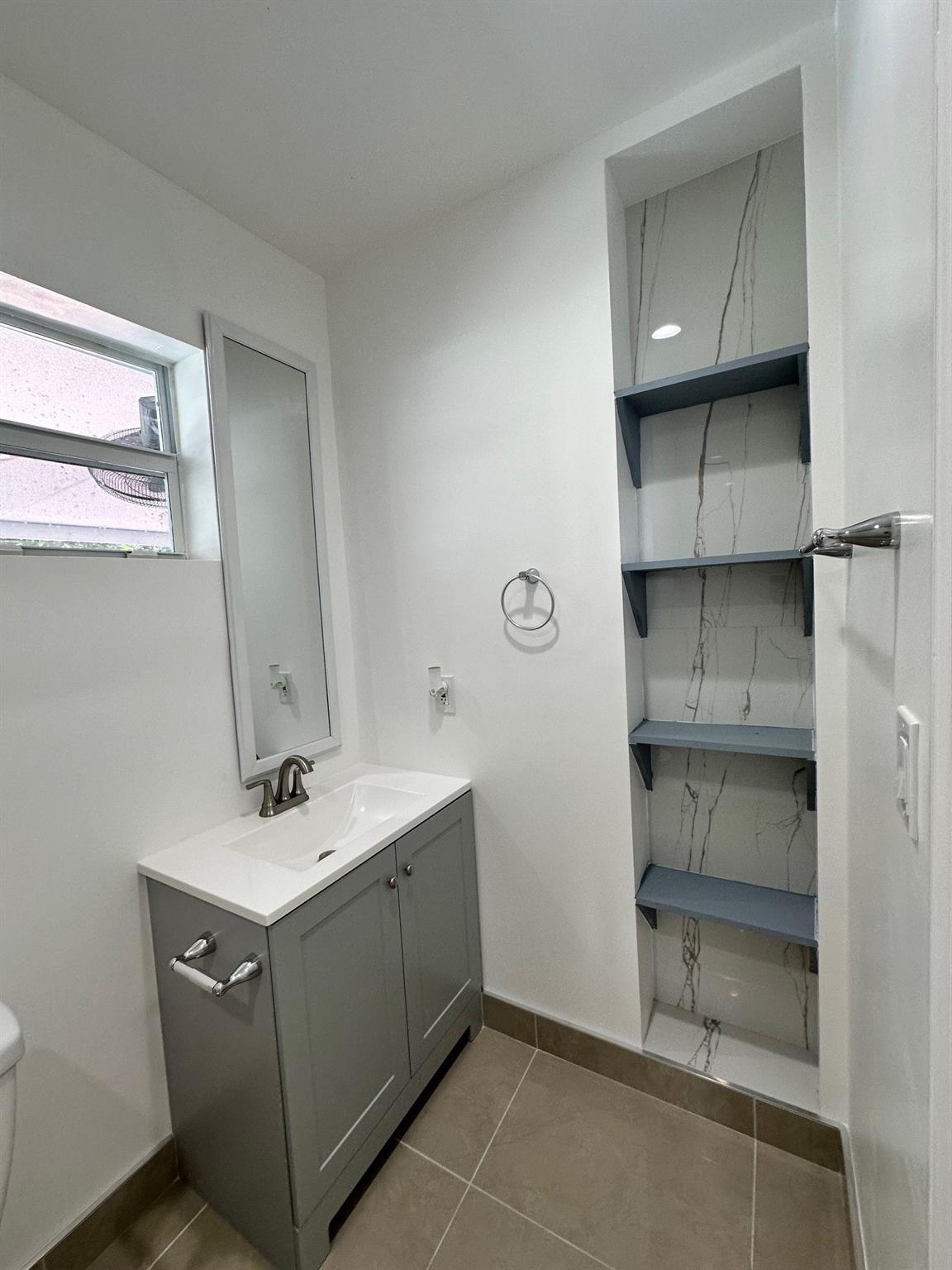 BROADVIEW PARK SEC 4 - Residential Lease