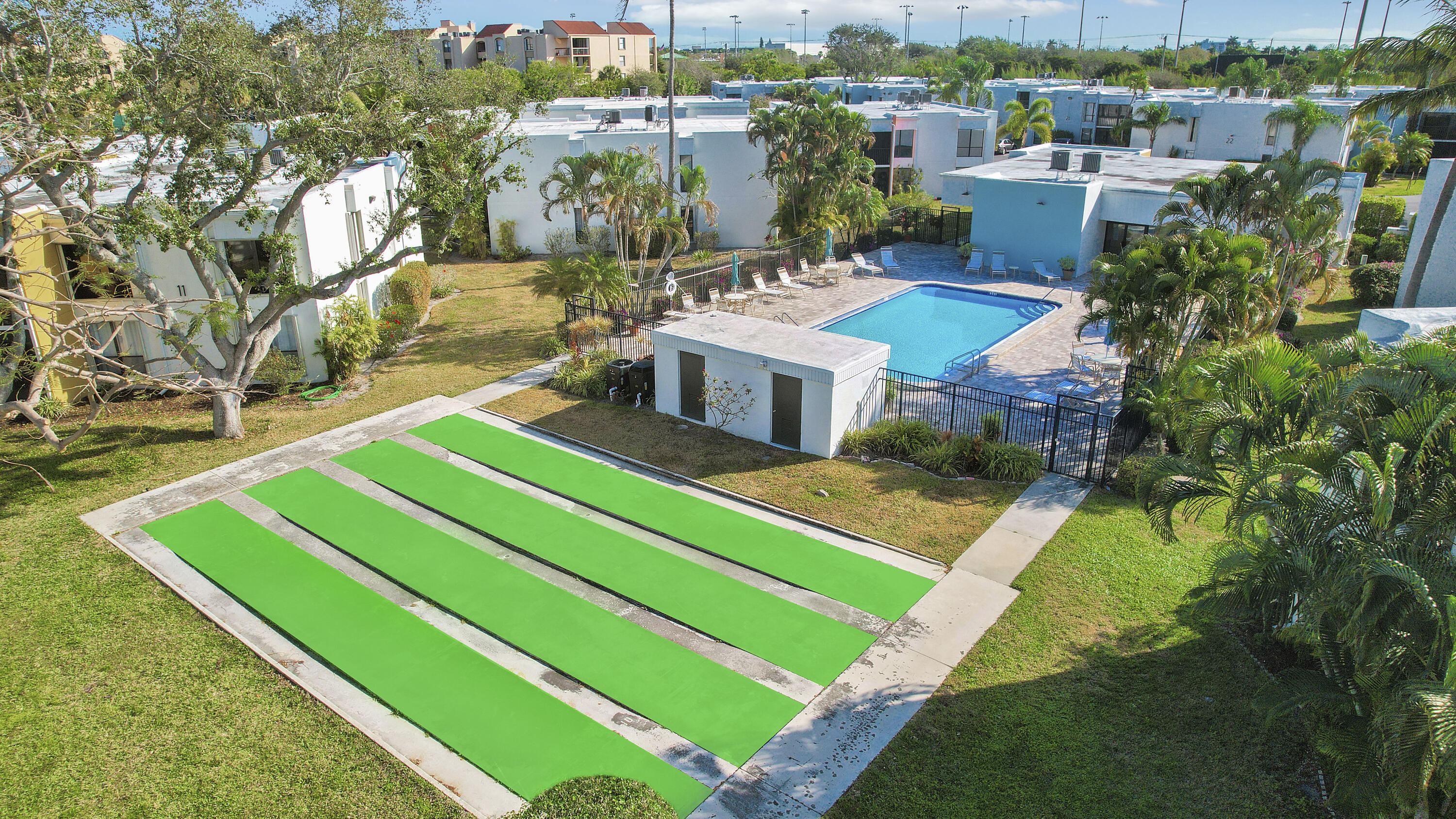 TOWN & COUNTRY ESTATES CONDO - Residential