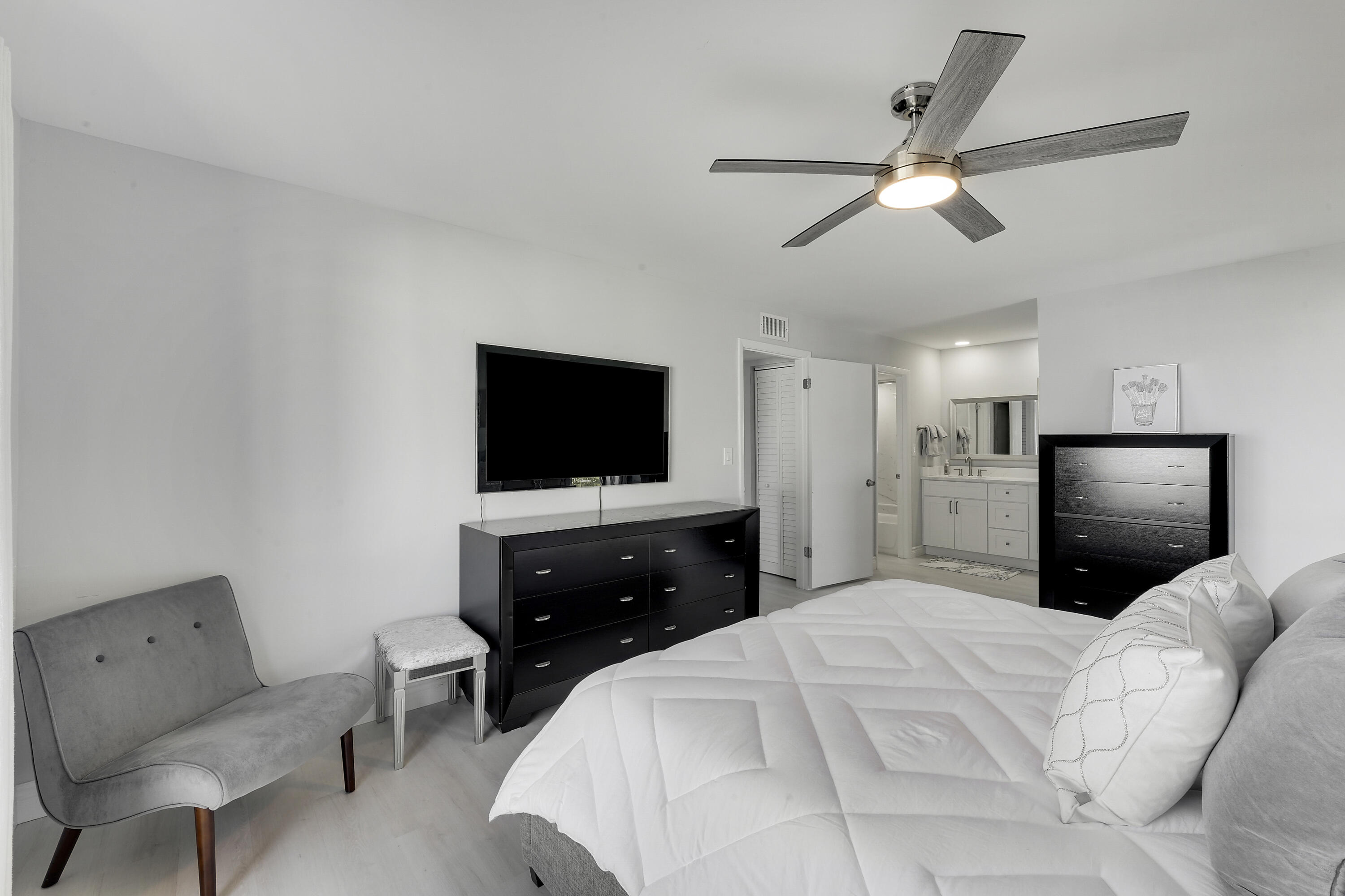 TOWN & COUNTRY ESTATES CONDO - Residential