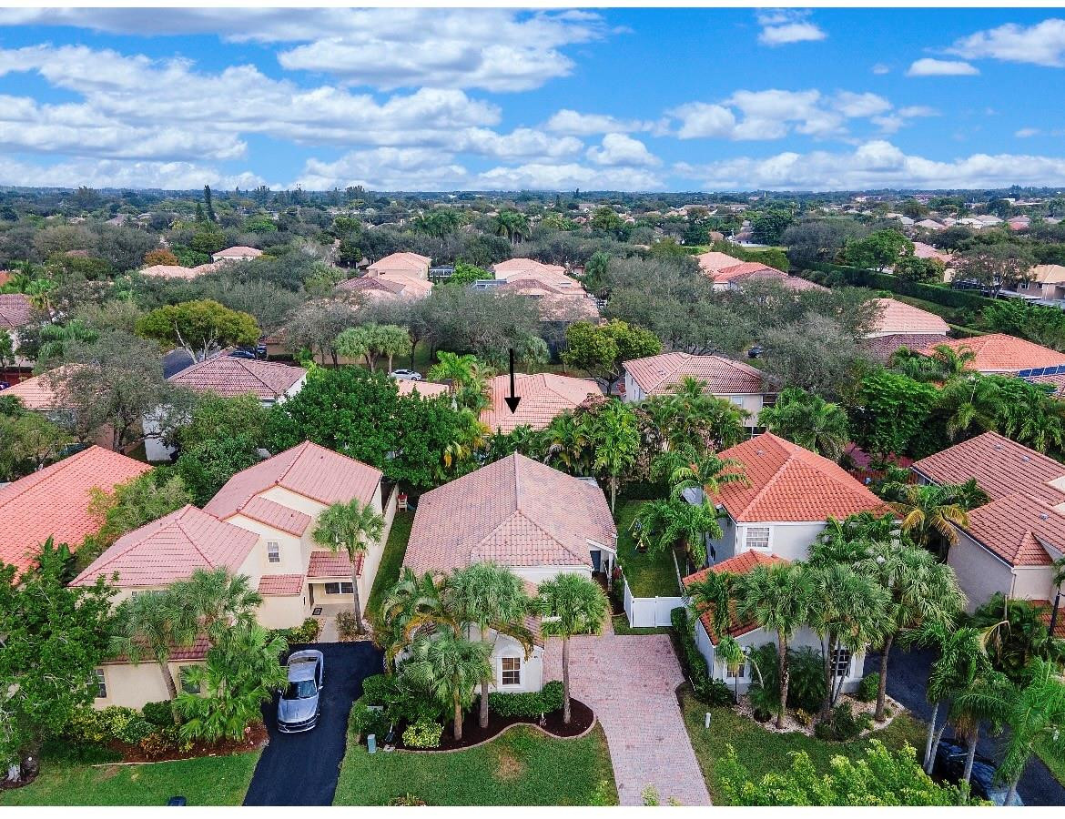 6165 NW 77th Place