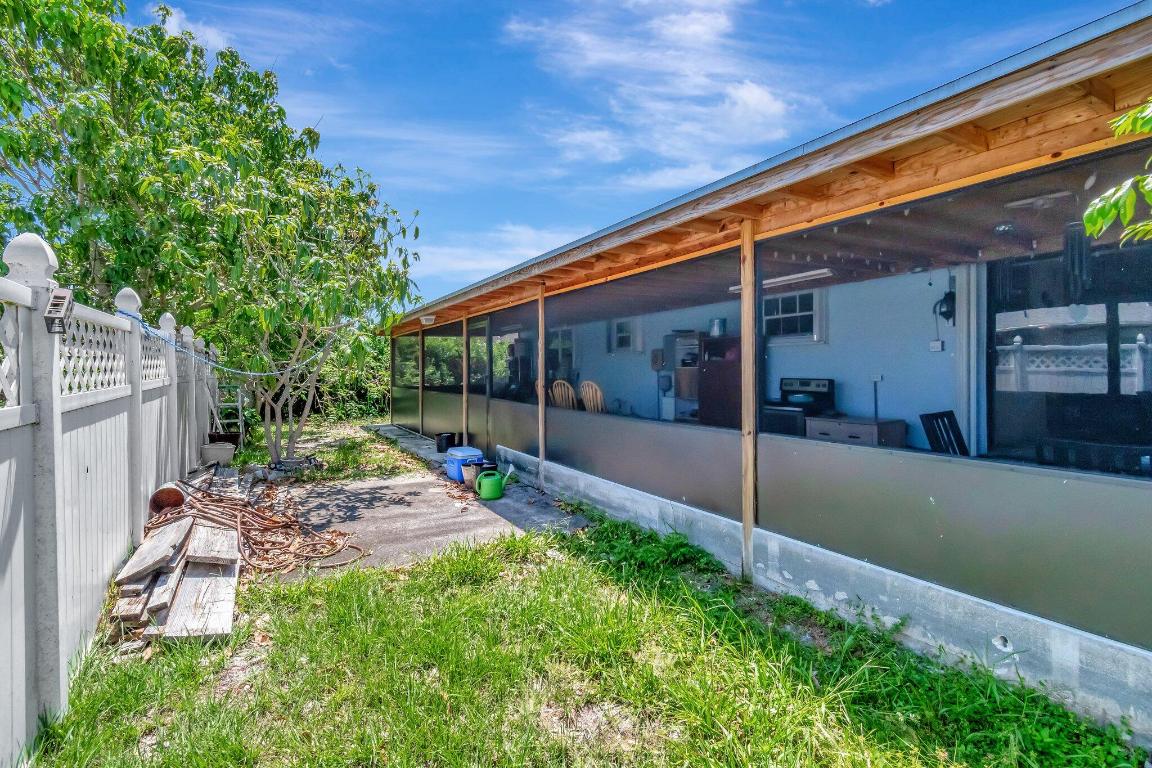 SEMINOLE MANOR 2 - Residential