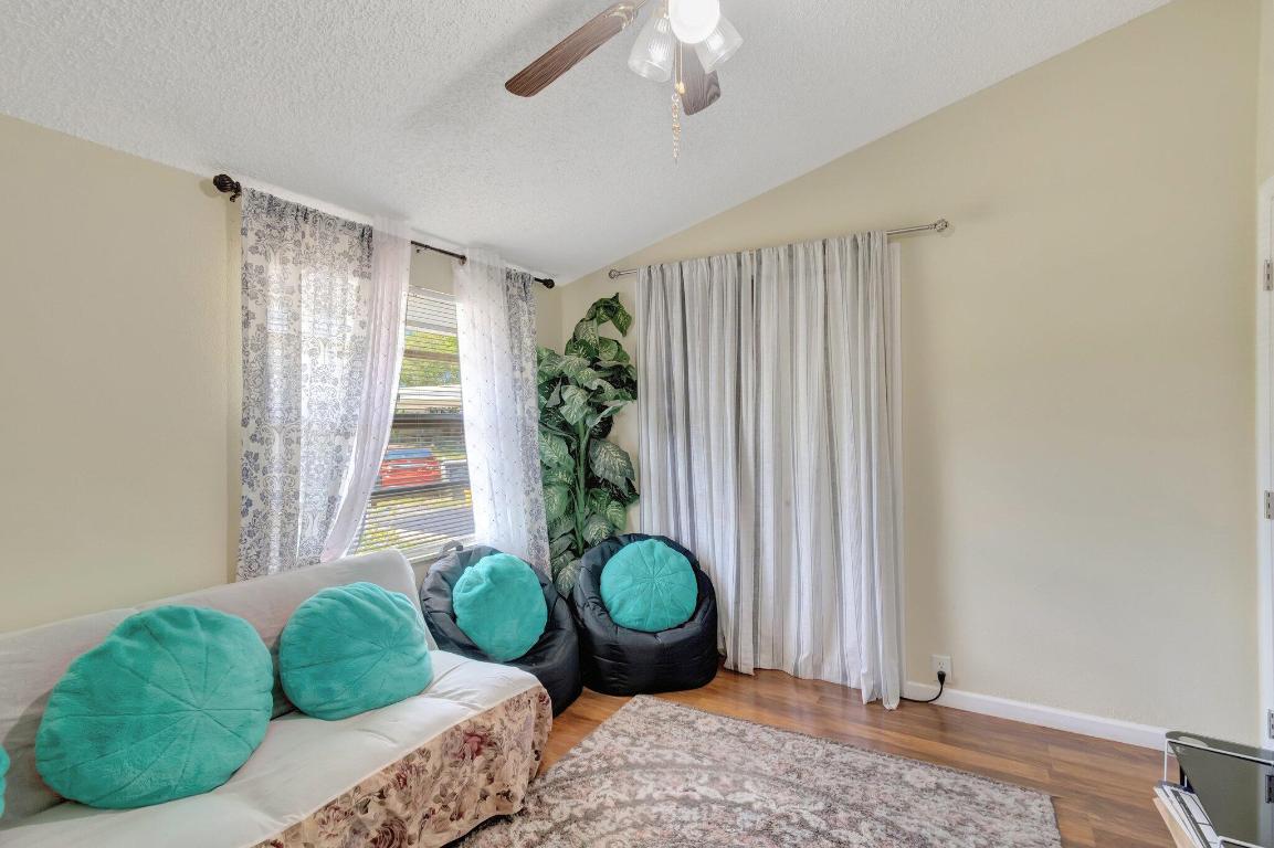 SEMINOLE MANOR 2 - Residential