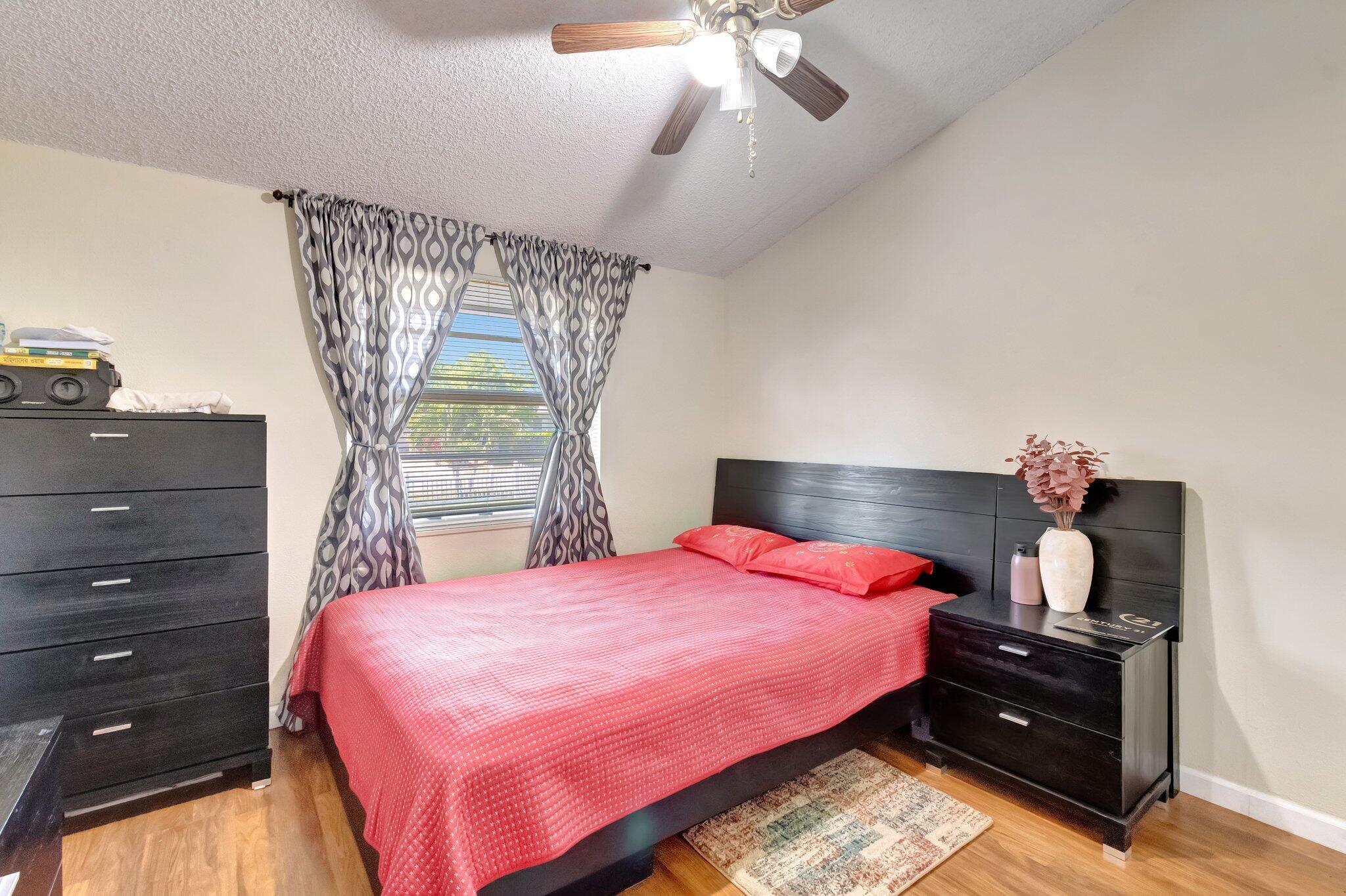 SEMINOLE MANOR 2 - Residential