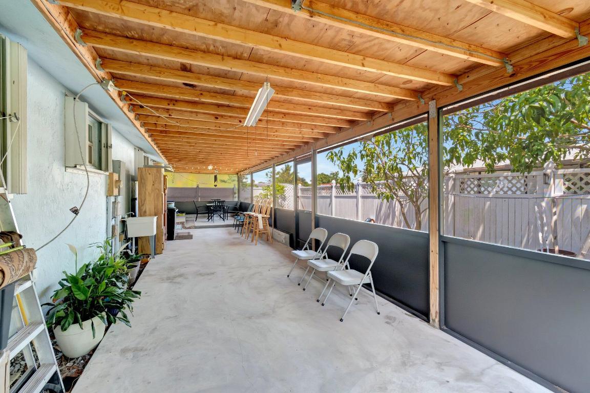 SEMINOLE MANOR 2 - Residential