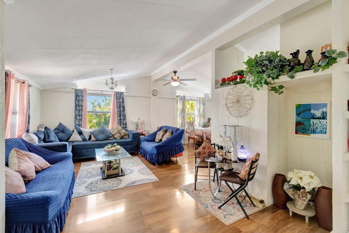 SEMINOLE MANOR 2 - Residential