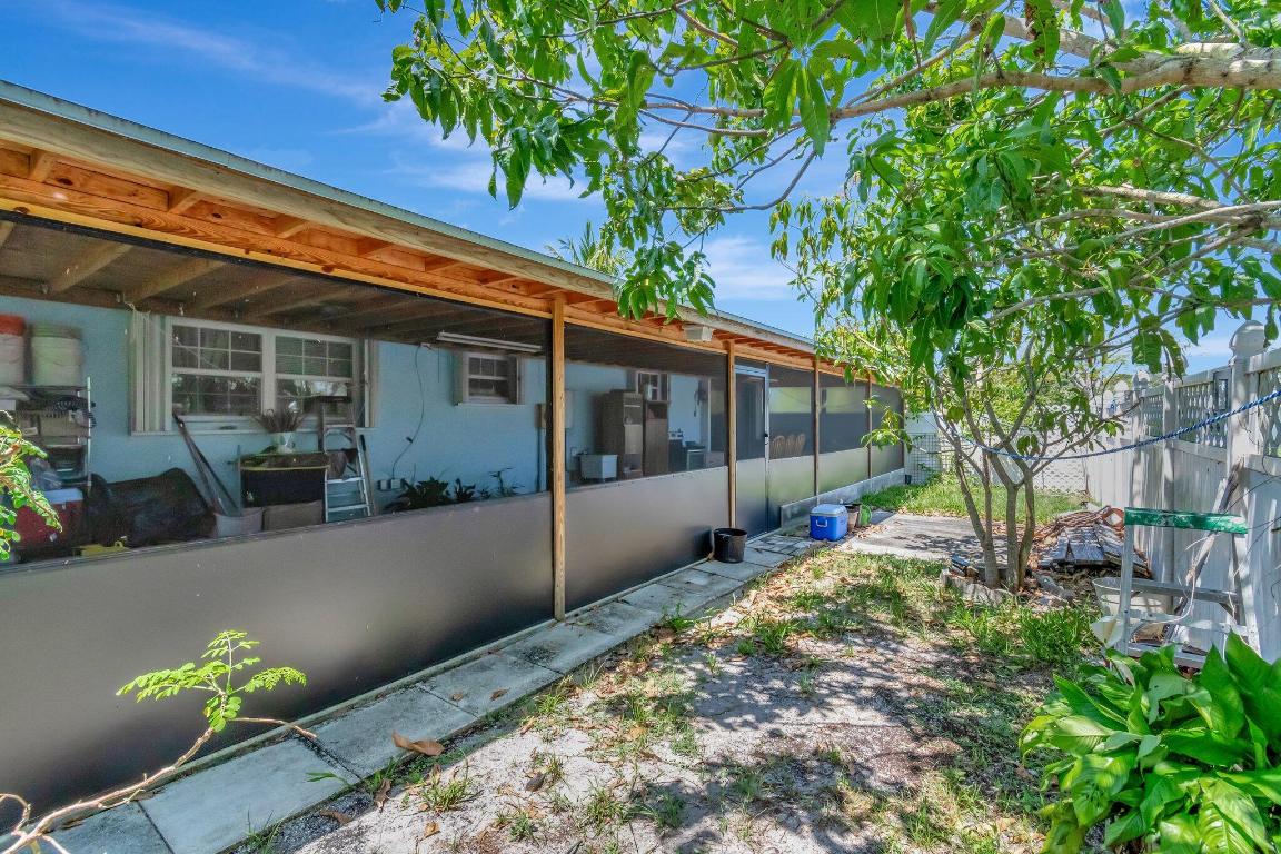 SEMINOLE MANOR 2 - Residential