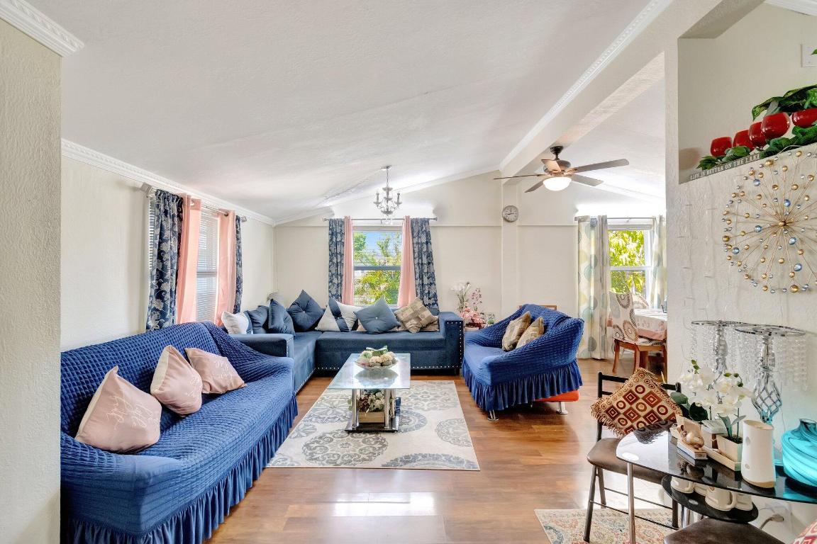 SEMINOLE MANOR 2 - Residential