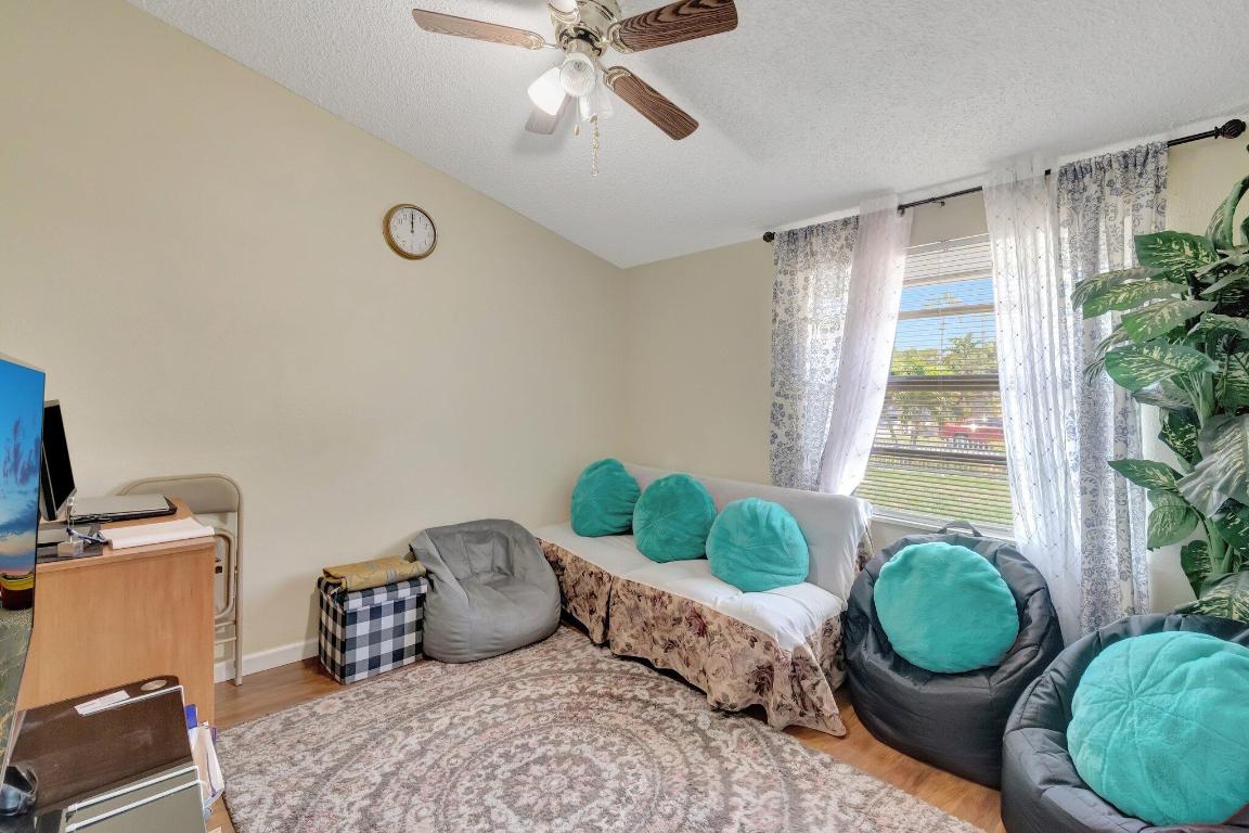 SEMINOLE MANOR 2 - Residential